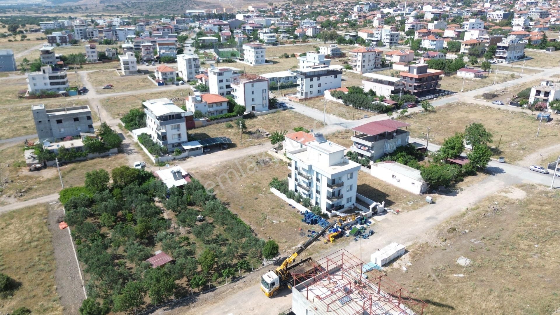 Helvacıda 303 M2 3 Kat İmarlı Ayrık Nizam Kat Karşılığı Arsa