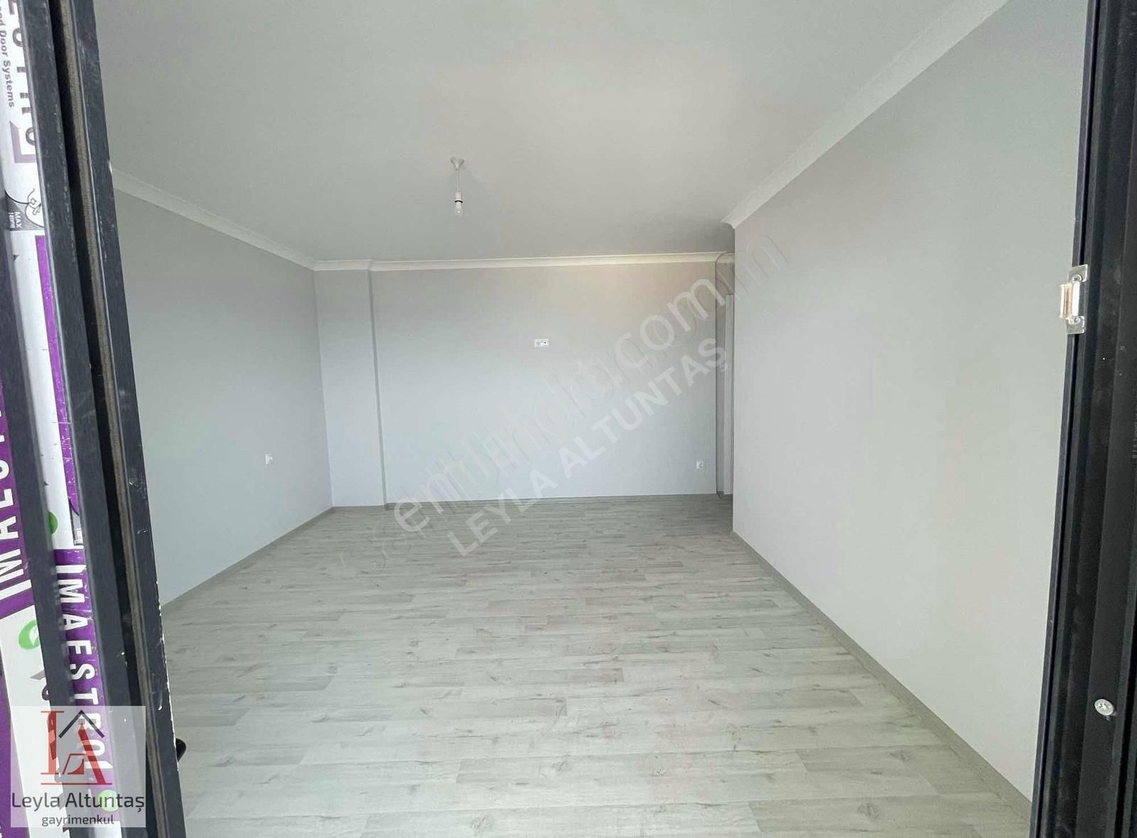 Kesintisiz Deniz Manzaralı Satılık Sıfır Fırsat 3+1 Daire. - Görsel 2