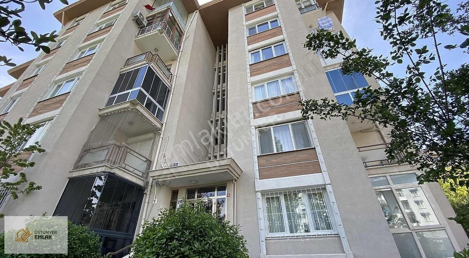 Mimaroba Emlak Bankası'nda Satılık 1+1 Daire Kapalı Mutfak