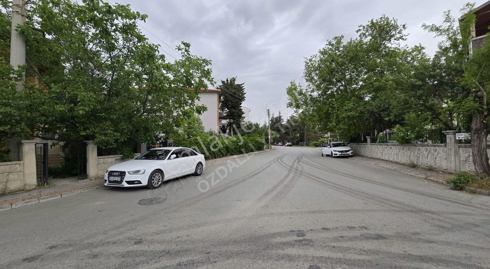 Kreş Ofis Muayene İçin Uygun Bahçeli Villa