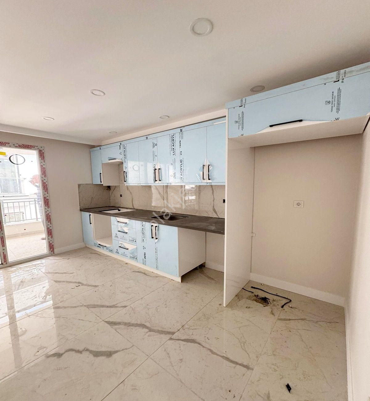 Avcılar Merkezde Sıfır 2+1 130 M2 Satılık Aydınlık Daire - Görsel 2