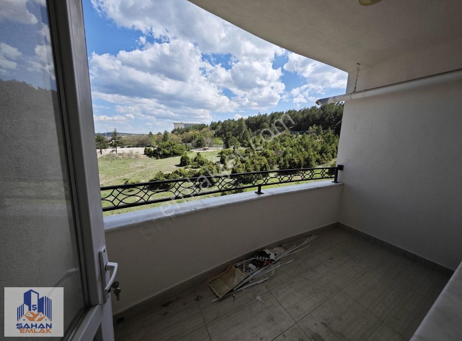 Şahan'dan Kiralık 4+1 Arakat Bakımlı Geniş Daire