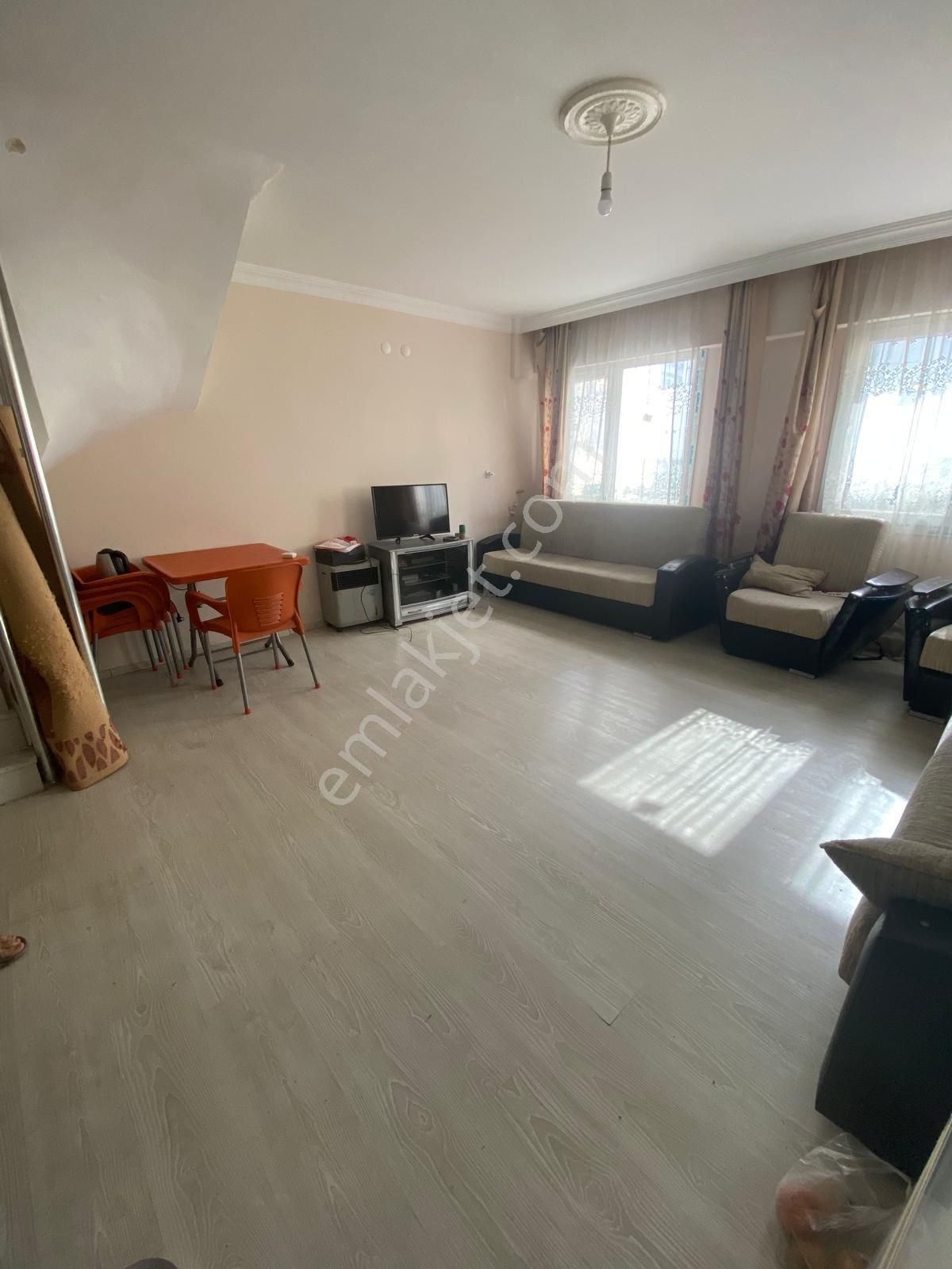 Taç Emlak Nazilli İsabeyli Mah Açık Mutfak 1. Kat Eşyalı Hazır Kiracılı Satılık Daire