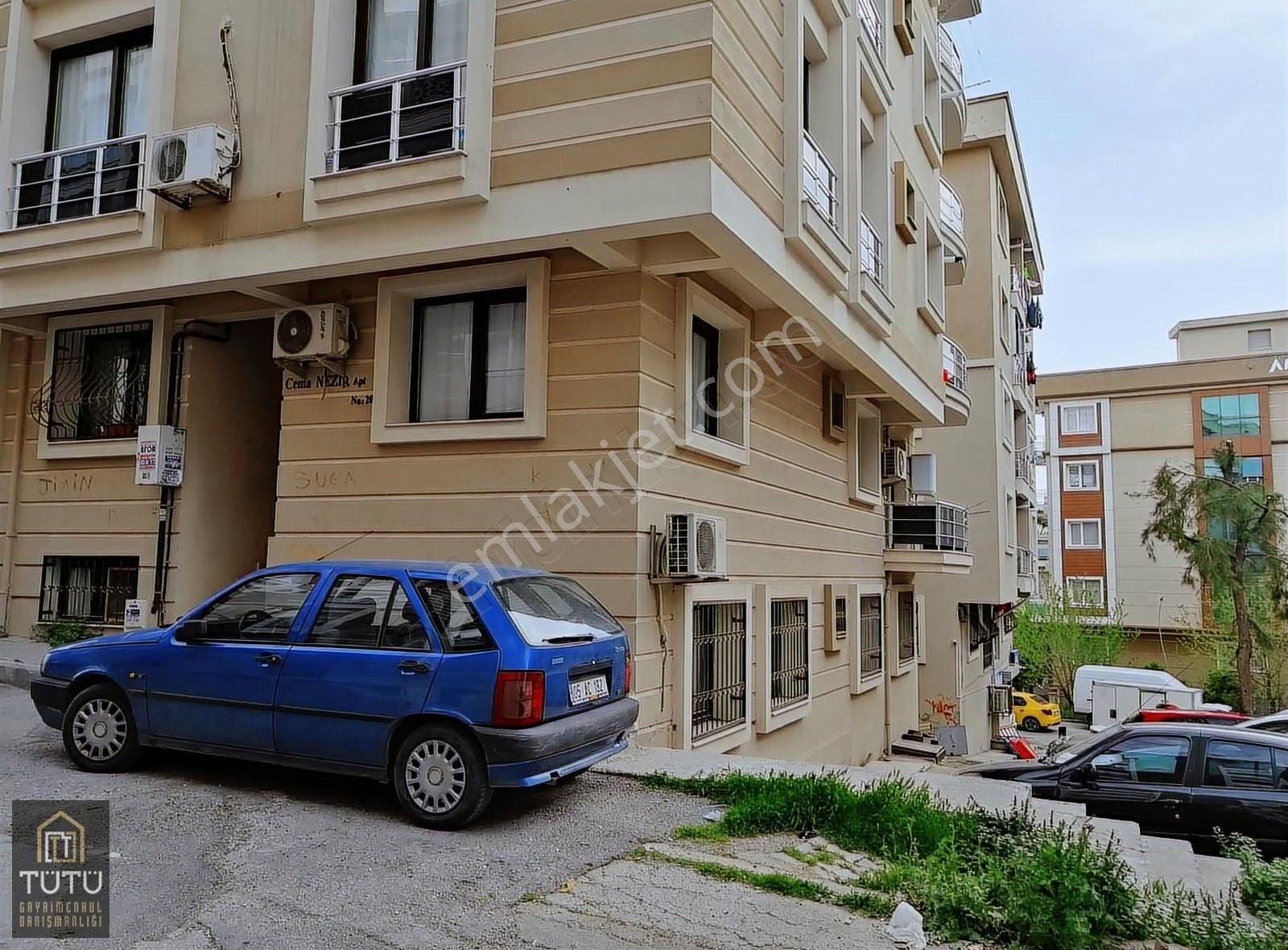 Buca Hasanağa Parkı Yakını Hukuk Fak Arkası 2+1 Eşyalı Satılık