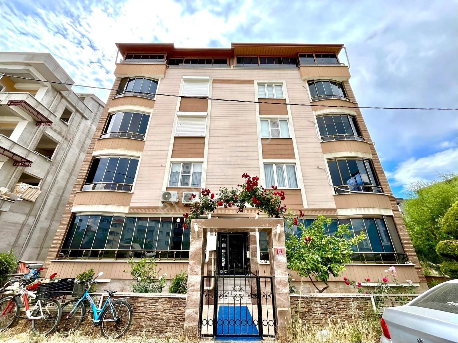 ♦ Adıgüzelden ♦ Altınkum Pazar Mevkisinde 2+1 Satılık Genç Daire