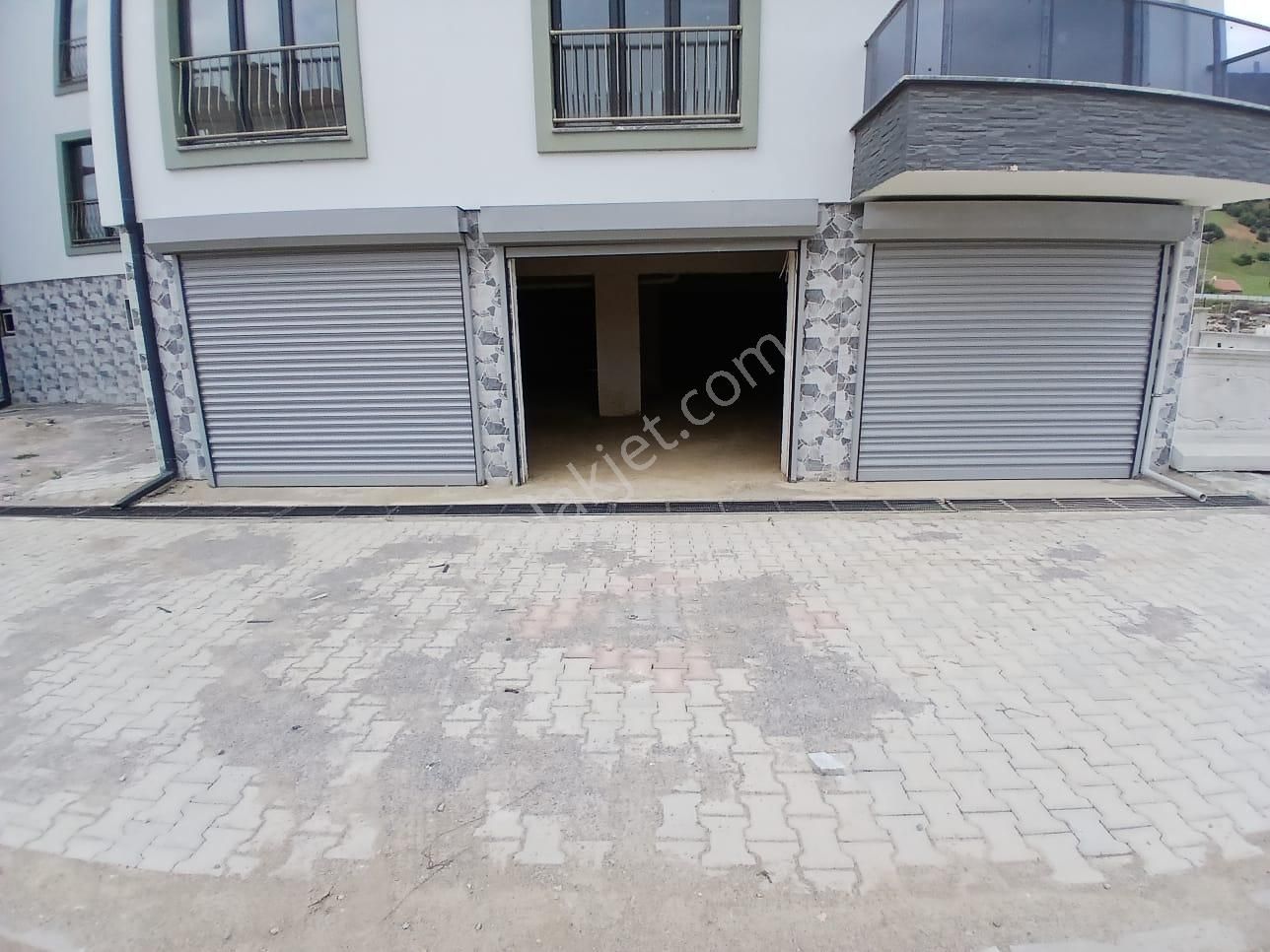 Akçay Emlak'tan Akşehir Yarenler Kapalı Pazar Civarı Garajlı Satılık Sıfır 4+1 Daire - Görsel 17