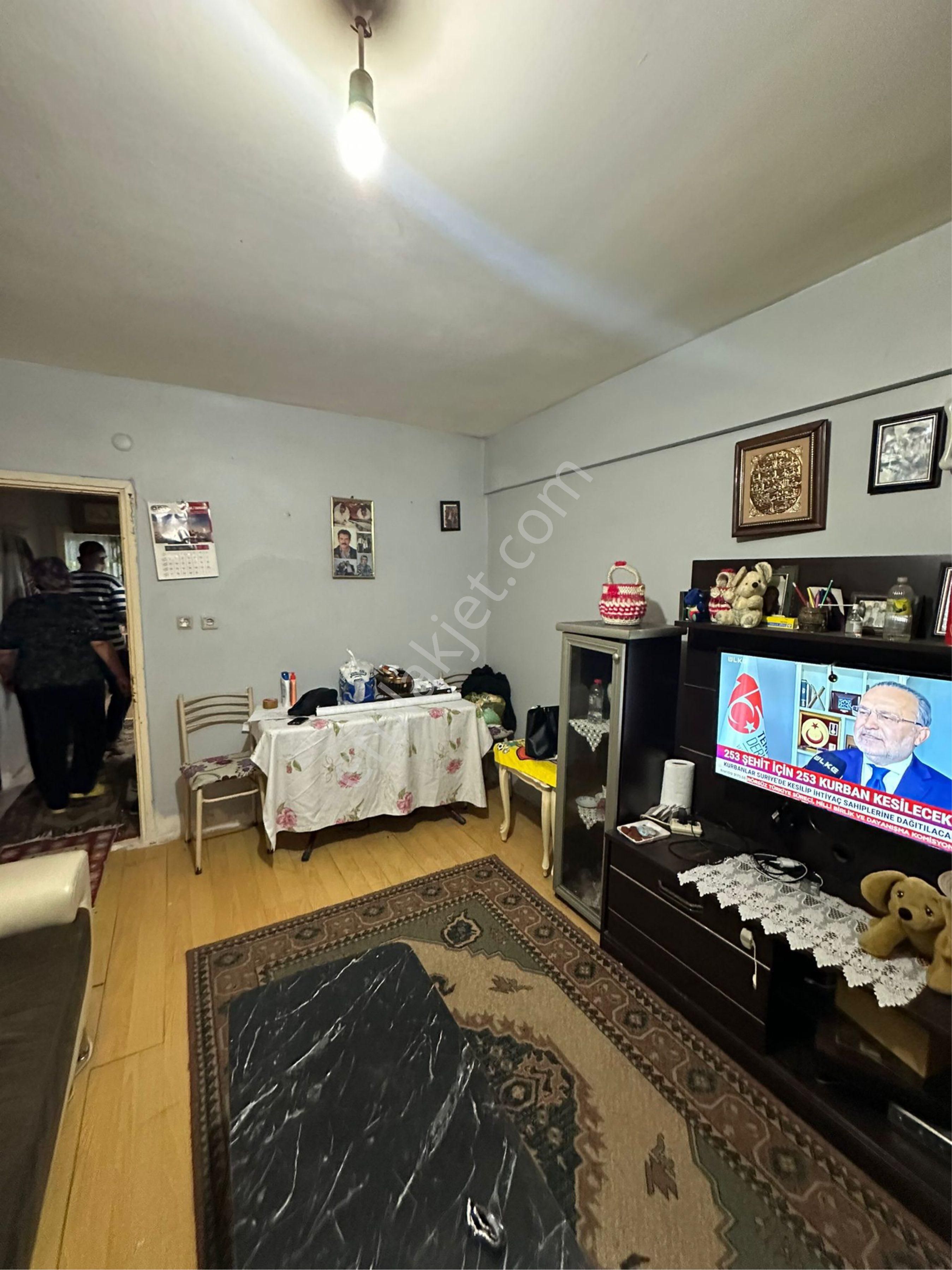 Çırpıcı Mahallesinde Satılık 2+1 Bodrum Kat Daire