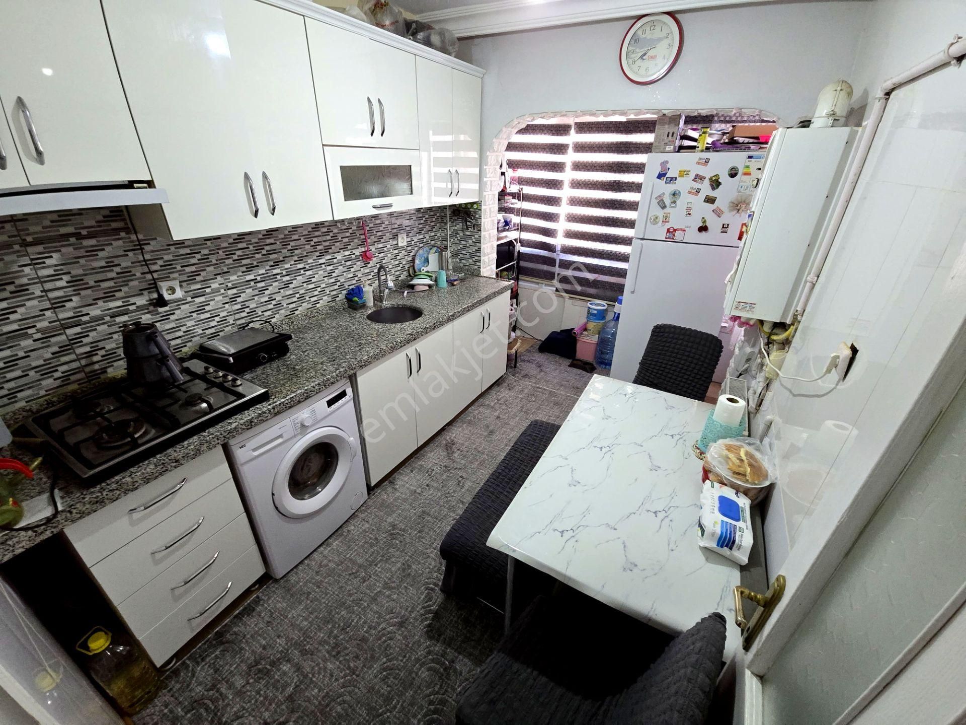 Ayaz'dan Malazgirt Mah'de Salon Bağımsız 3+1 Ön Cephe Daire