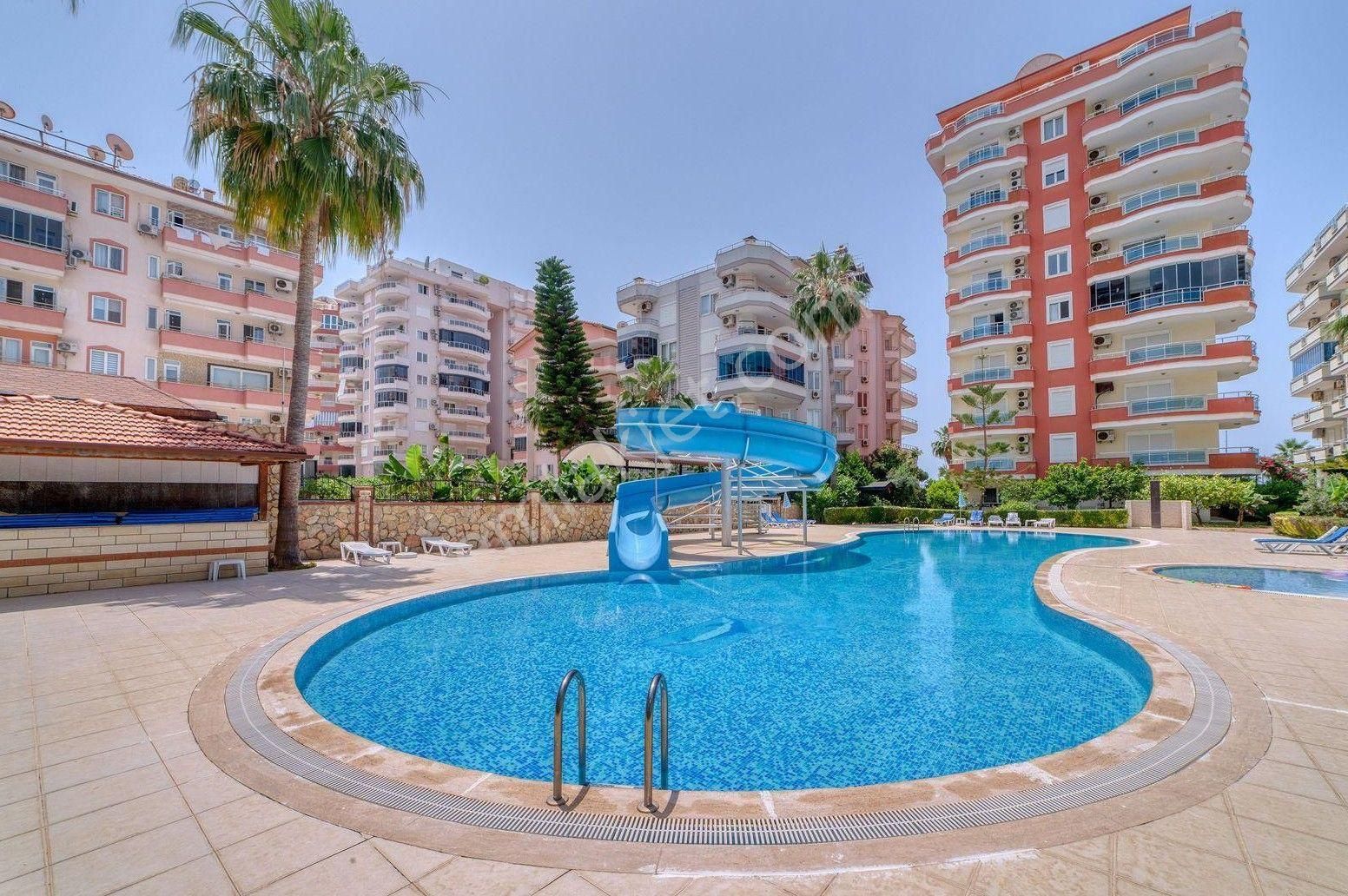 Alanya Mahmutlar Mah.denize Sıfır Eşyalı Satılık 3+1 Penthouse