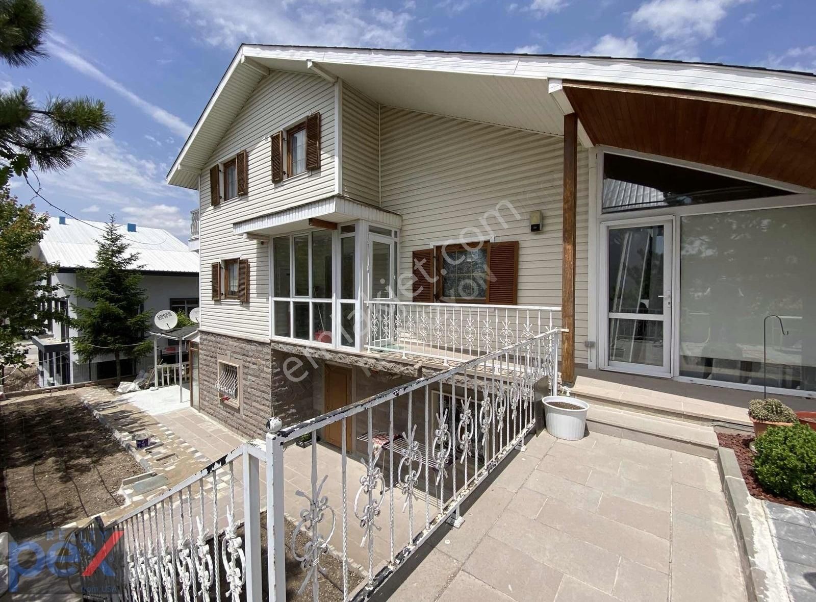 Yaşmkente Kiralık 1+1 Bahçe Kullanımlı