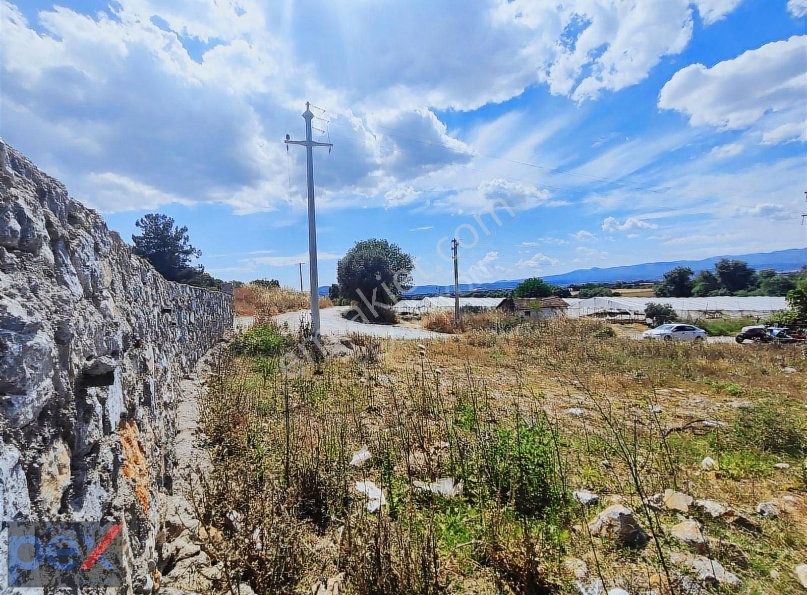 Menderes'te 340 M2 Tapulu Arazi