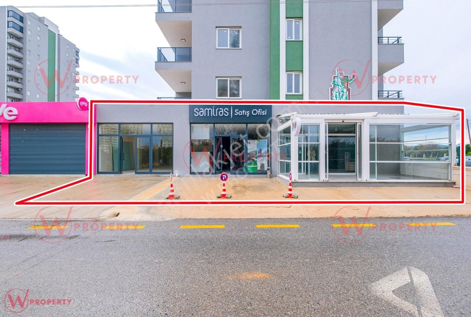 W Property'den Çeşmeli'de Merkezi Konumda Kiralık 220m2 Dükkan