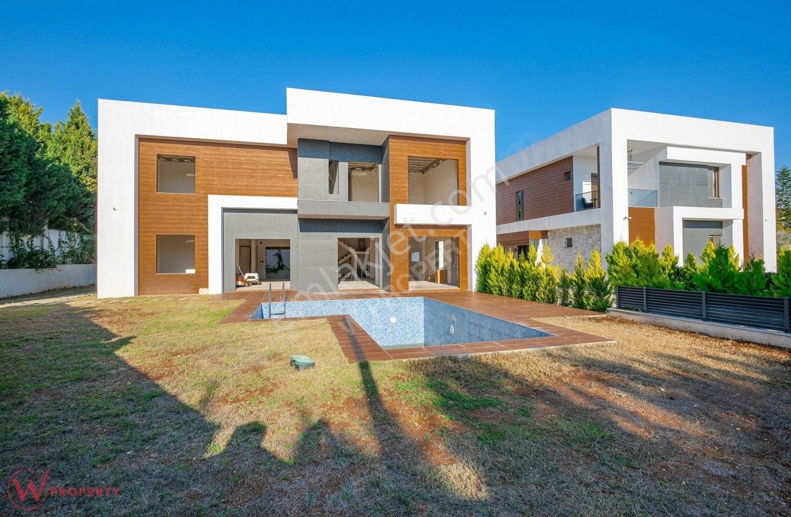 W Property Kuyulukta 700m2 Arsalı,havuzlu Natamam Dubleks Villa