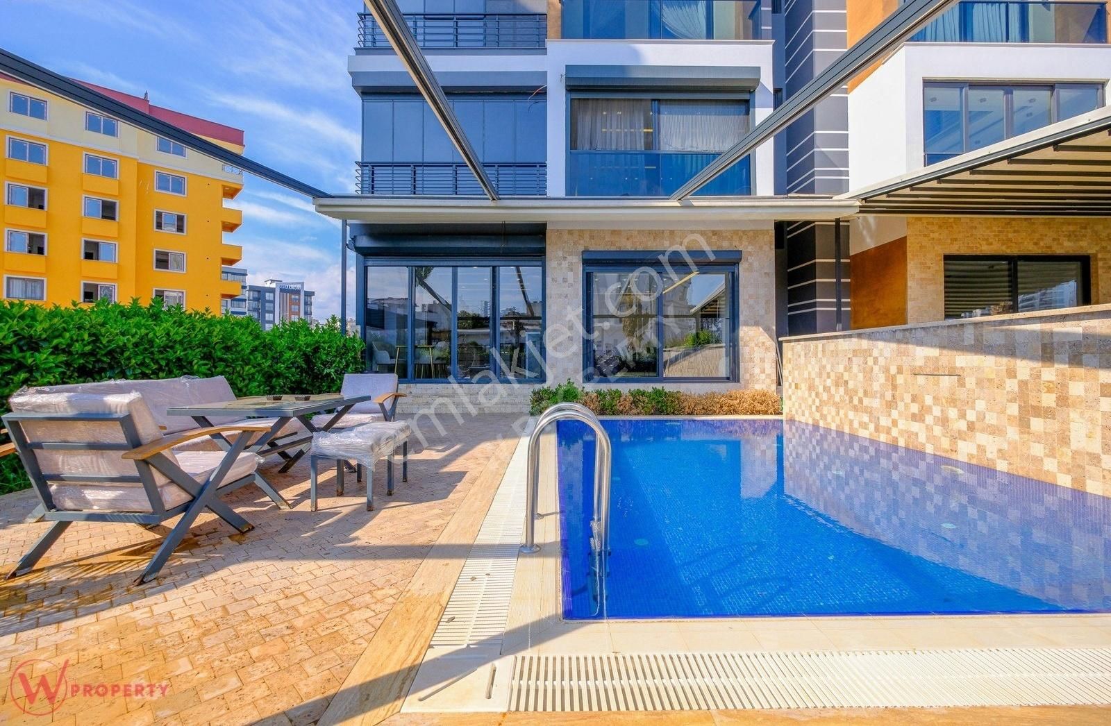 W Property'den Villa Tadında Müstakil Havuzlu 6+1 Bahçe Dubleksi