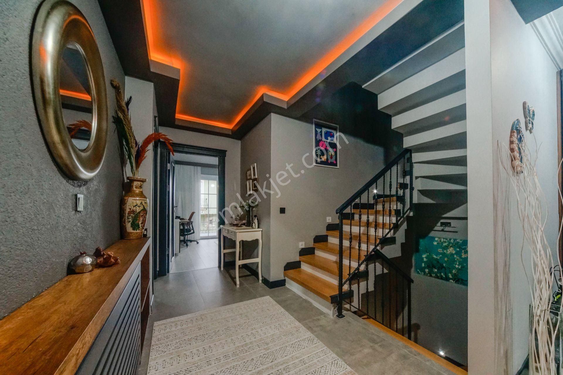 Şile Balıbey'de Site İçinde Özel Tasarım Lüks 5+2 Satılık Villa - Görsel 3