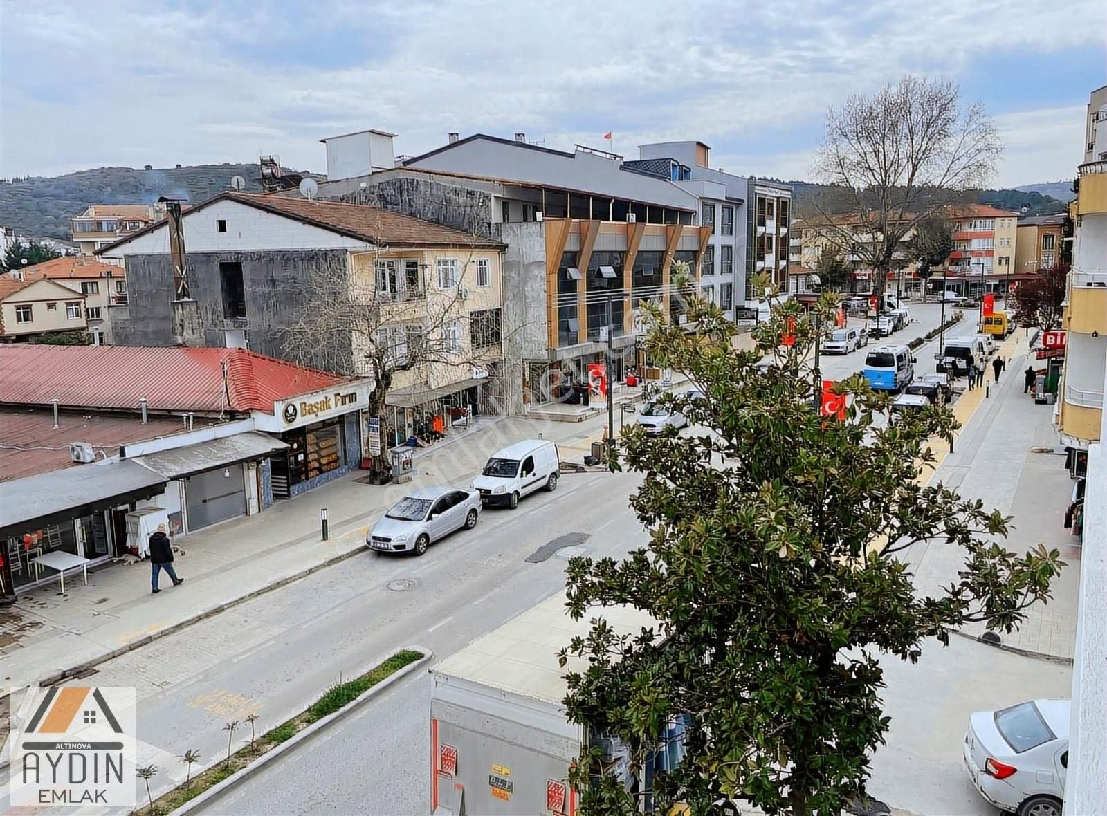 Aydın Emlak'tan Ana Cadde Üzeri Kiralık Ofisler