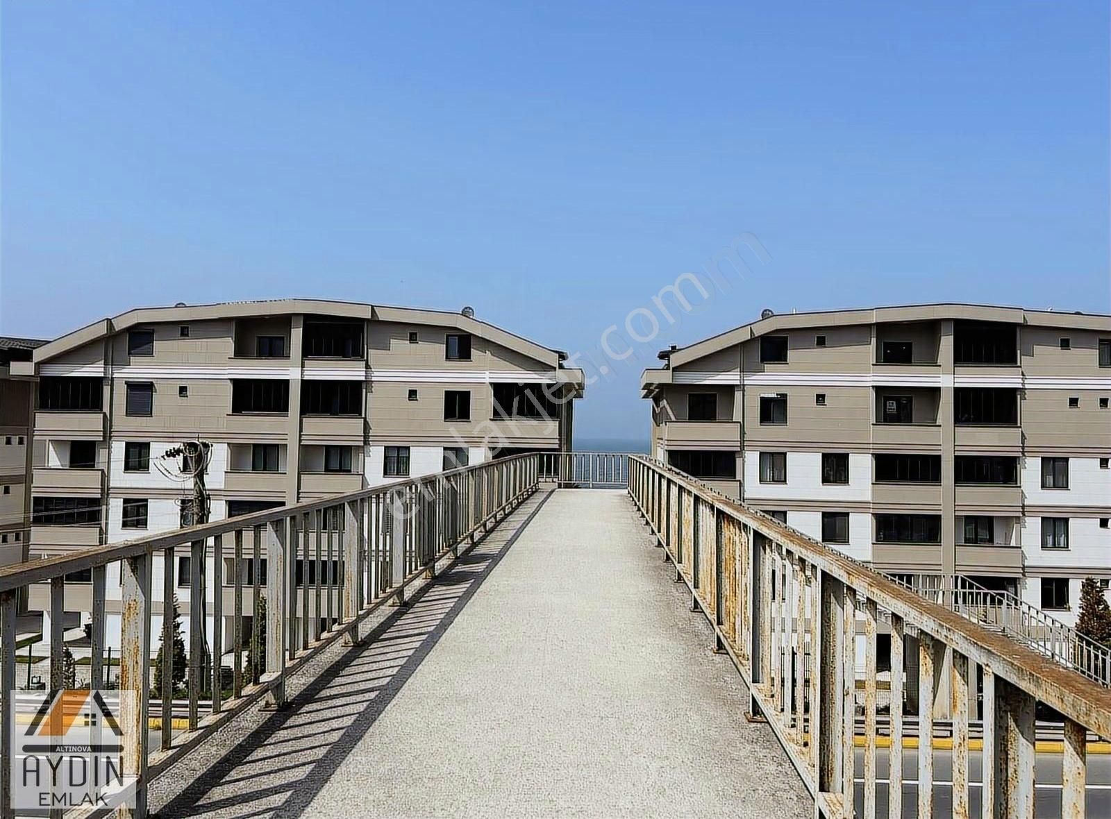 Acil Satılık ! Siteler Bölgesinde Denize 100m 3+1 140m2 Daire