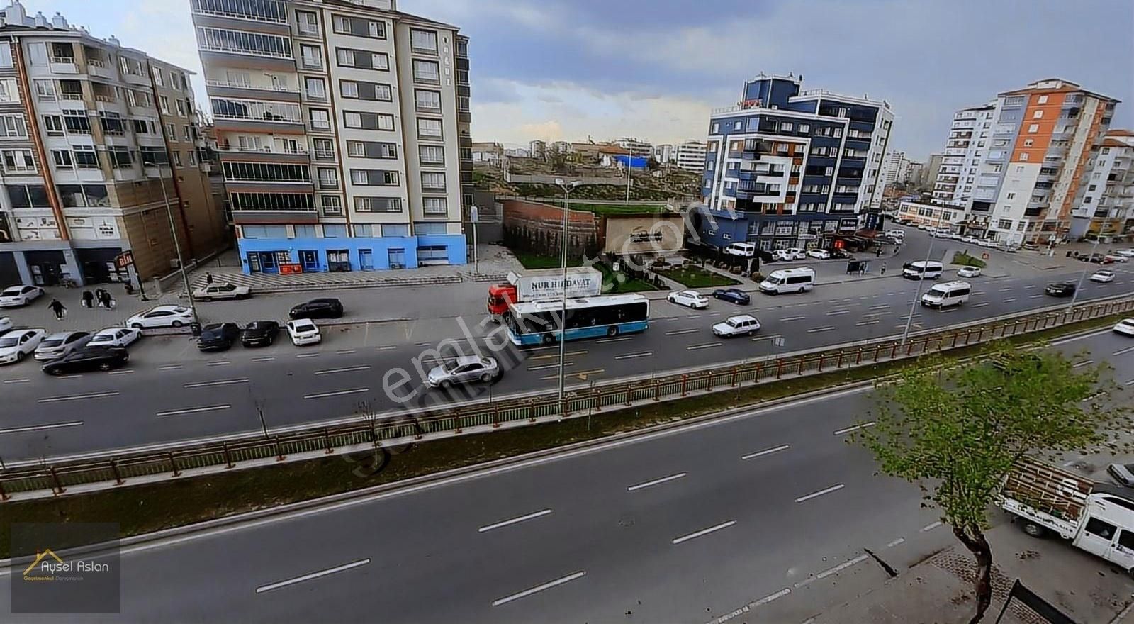 Mithatpaşa'da 3+1 Kombili Kiralık Daire