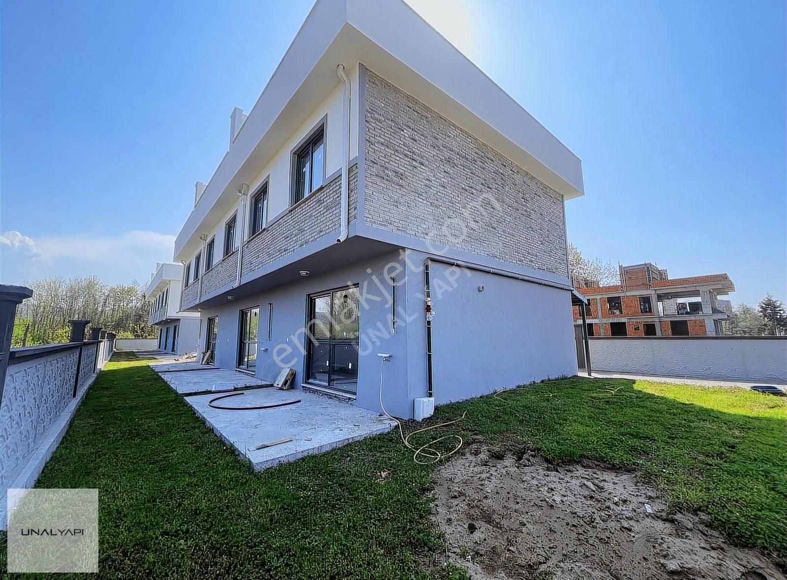 Havuzlu, Müstakil Bahçeli, Teraslı Geniş M2 2+1 Dubleks Villa