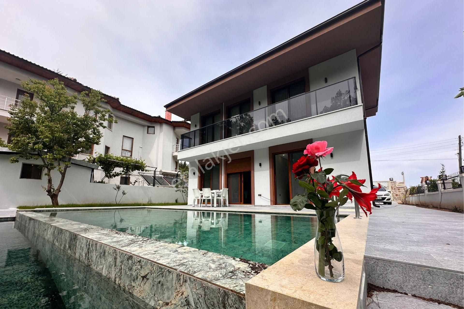 Marmaris Çetibeli'nde Doğa Manzaralı Özel Havuzlu, Konforlu Ve Huzurlu Villa