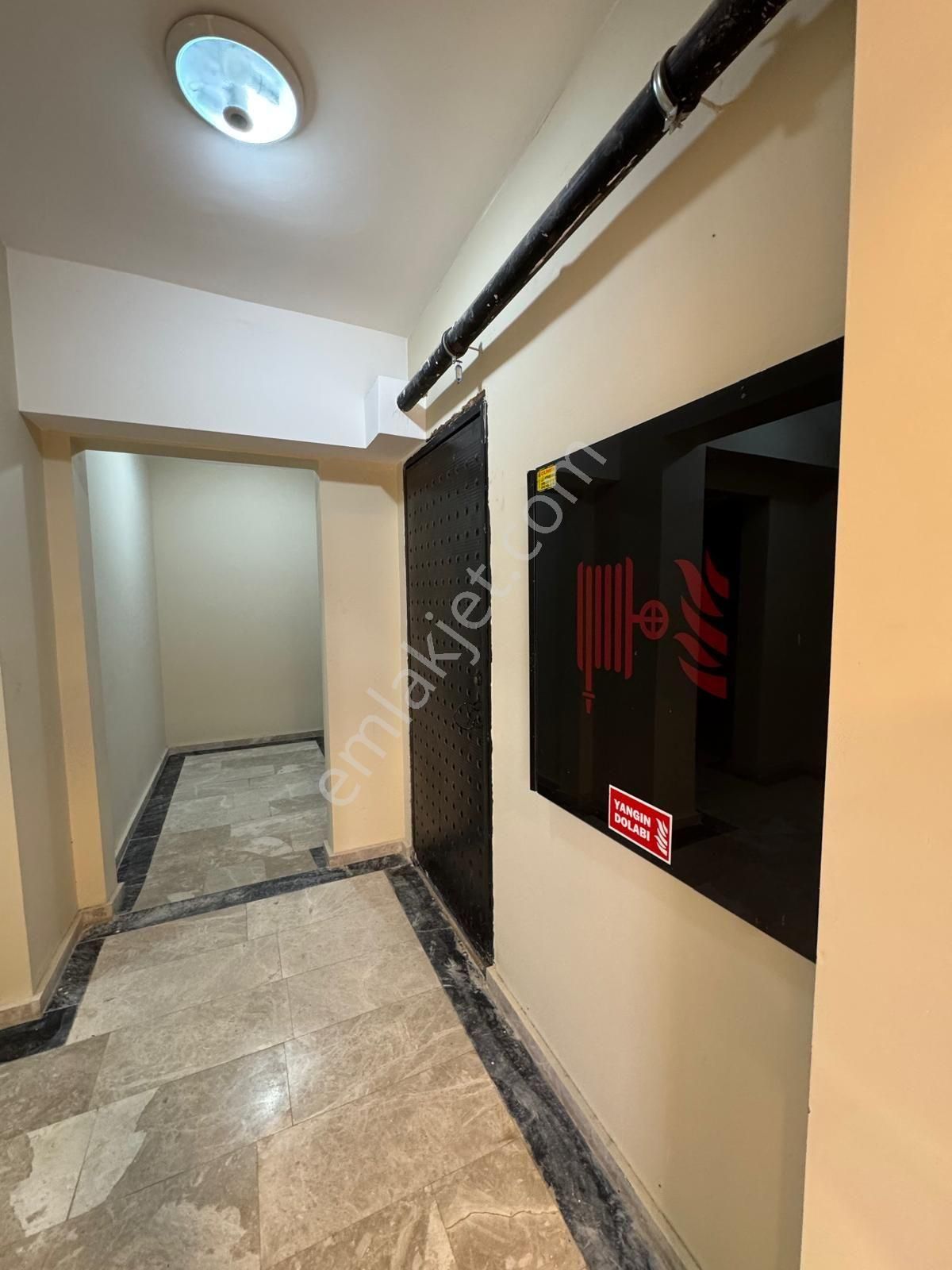 İzmir Karabağlar Devrim Mah.de Site İçersinde 2+1 Satılık Daire - Görsel 5