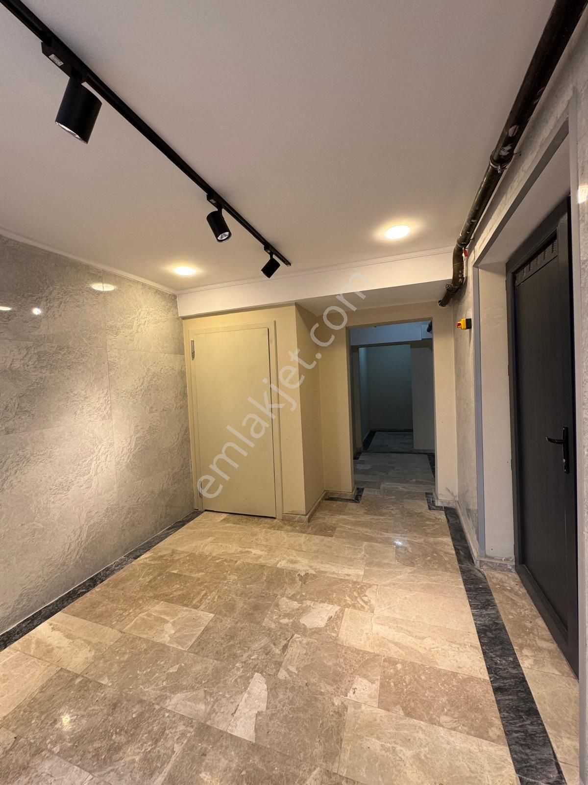 İzmir Karabağlar Devrim Mah.de Site İçersinde 2+1 Satılık Daire - Görsel 4