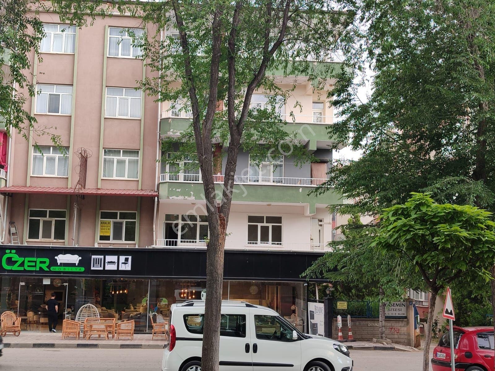 Ataşehir Mah Tedaş Karşısında Kiralık 4+1 Daire