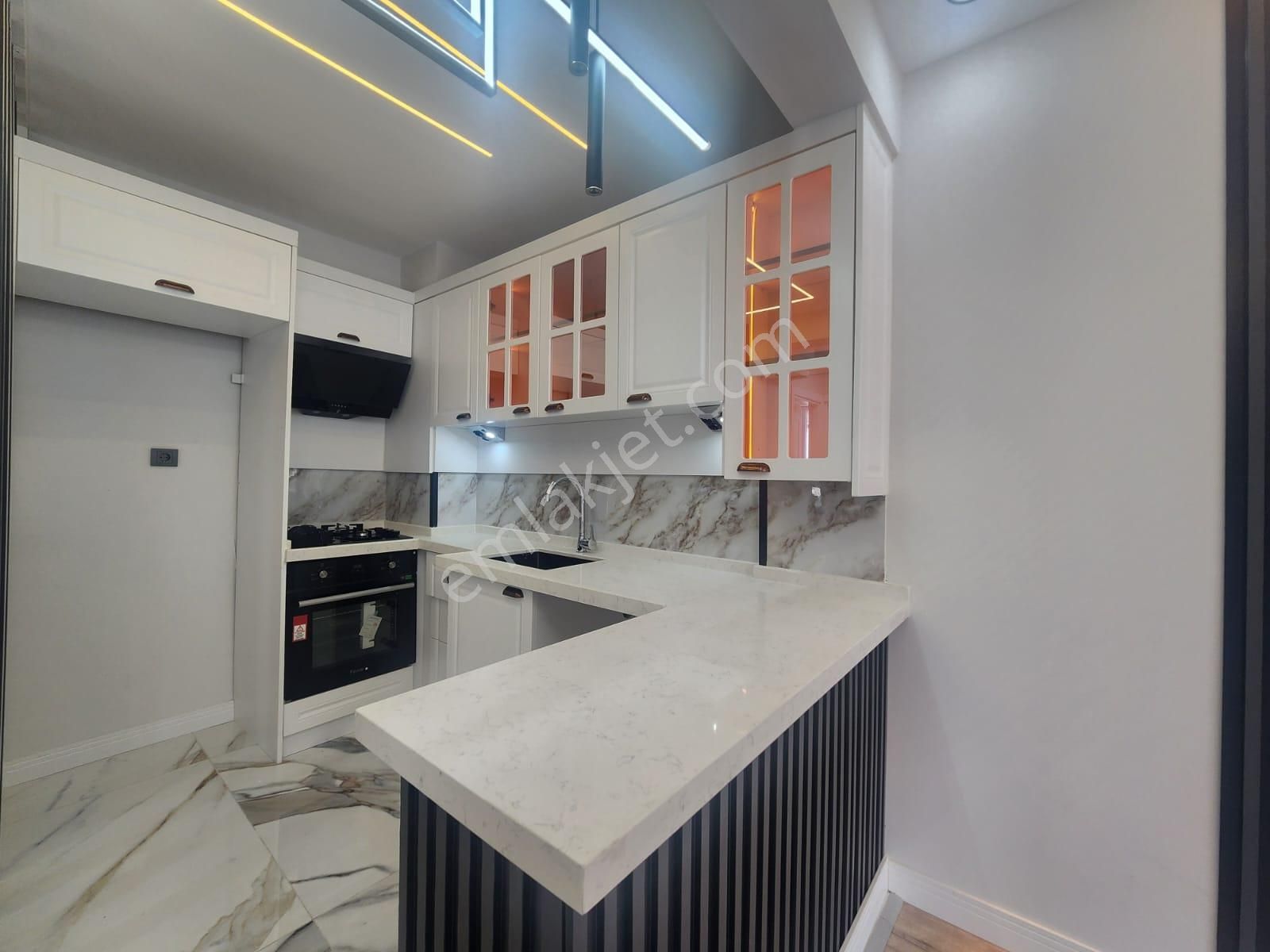Kumsaldan Akçay Merkezde Denize 200 Mt Öncephe _2+1_arakat Daire