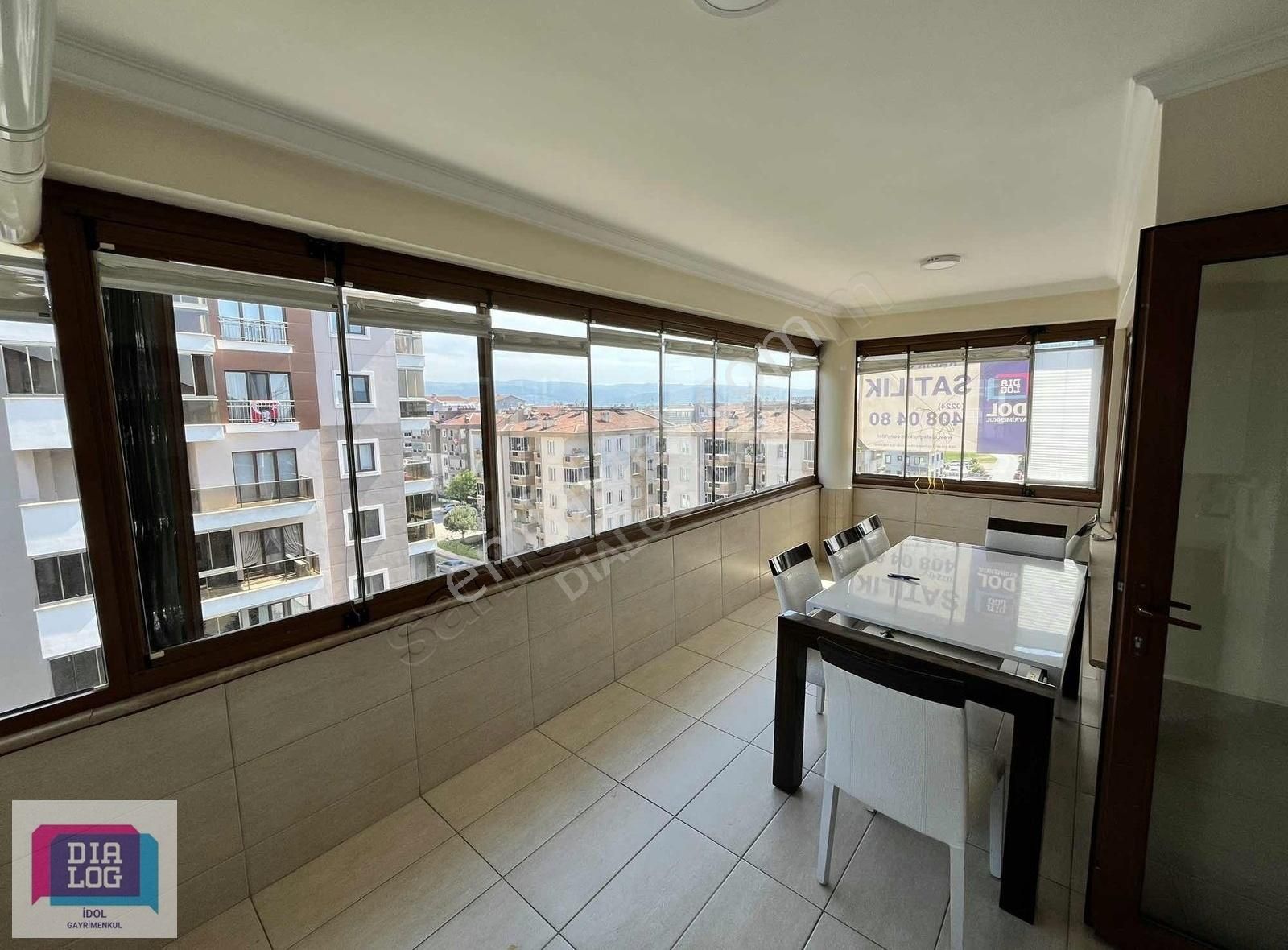 Özlüce Merkezi Konumda Satılık Dublex 4+1 Daire Dtr İdol