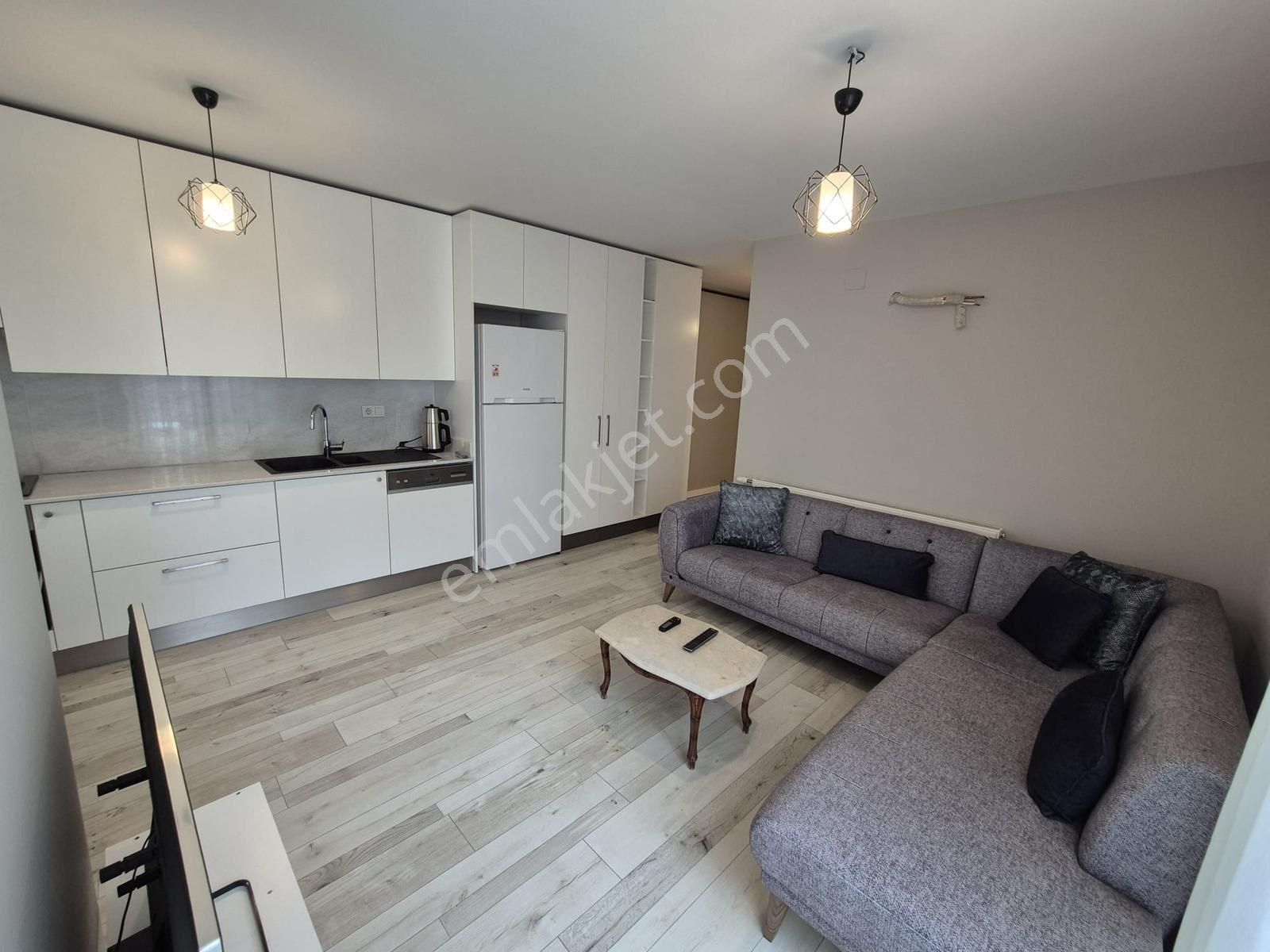 Ziyapaşa Bulvarı Üzeri Lüks 1+1 Eşyalı Kiralık Daire – Merkezi Konum, Fırsat!