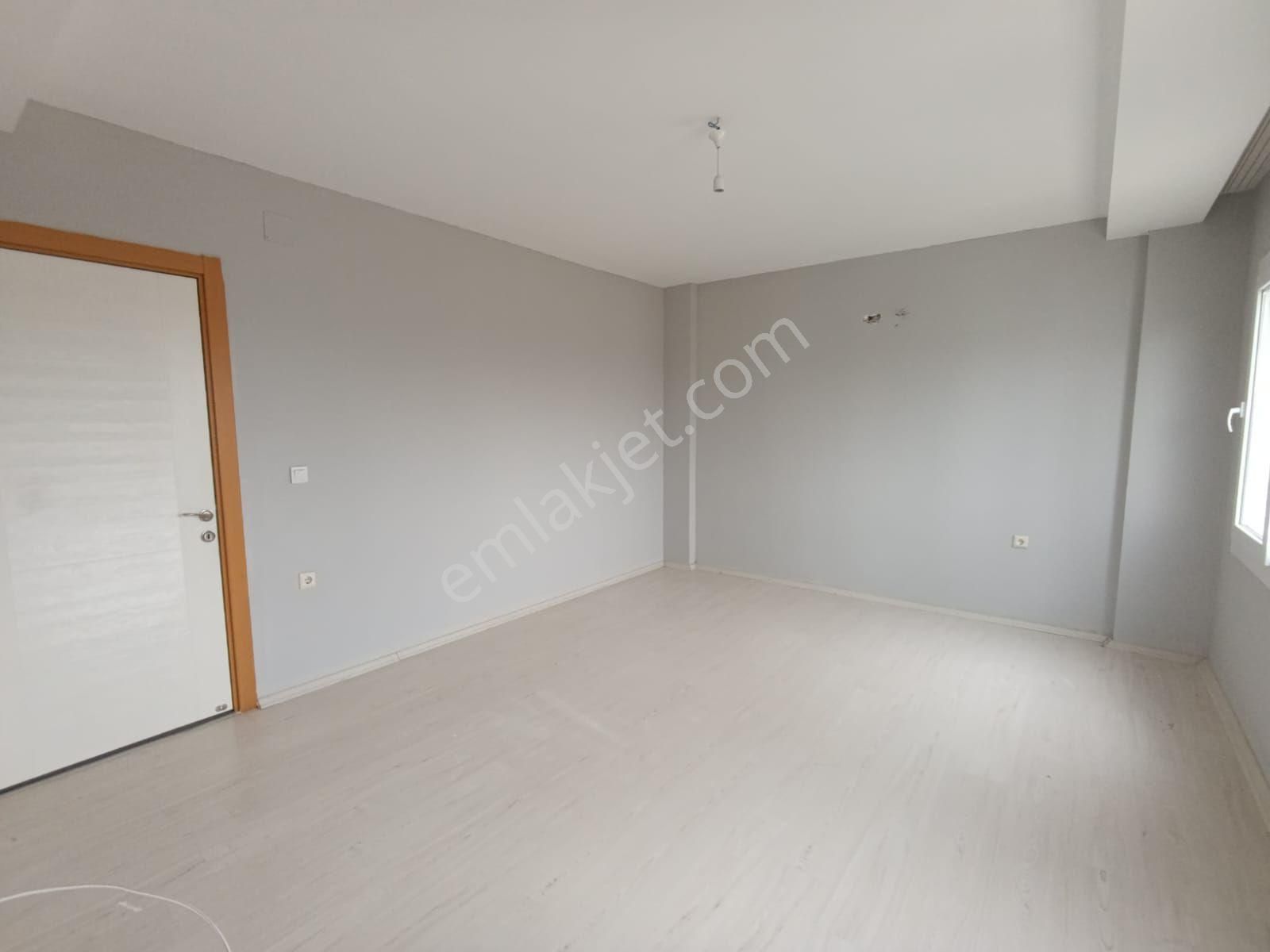 Osmangazi Mahallesinde 2+1 Kiralık Kombili Daire