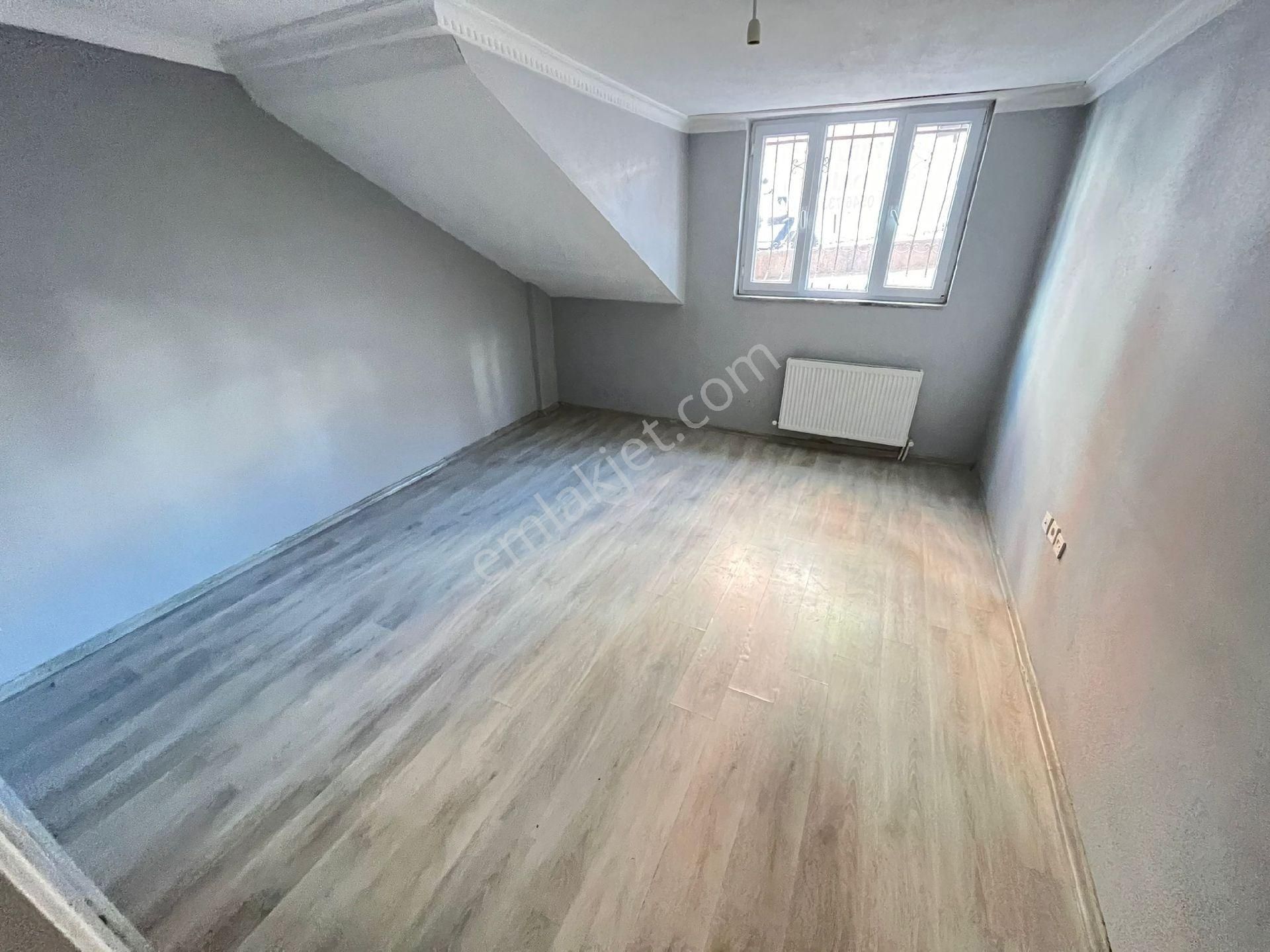 Aydın İnş. Cebeci Mah. 2+1 100m 5-10 Yıllık Bahçe Kat Daire Kira:18.000₺ Kalabalık Aile Uygun Değil