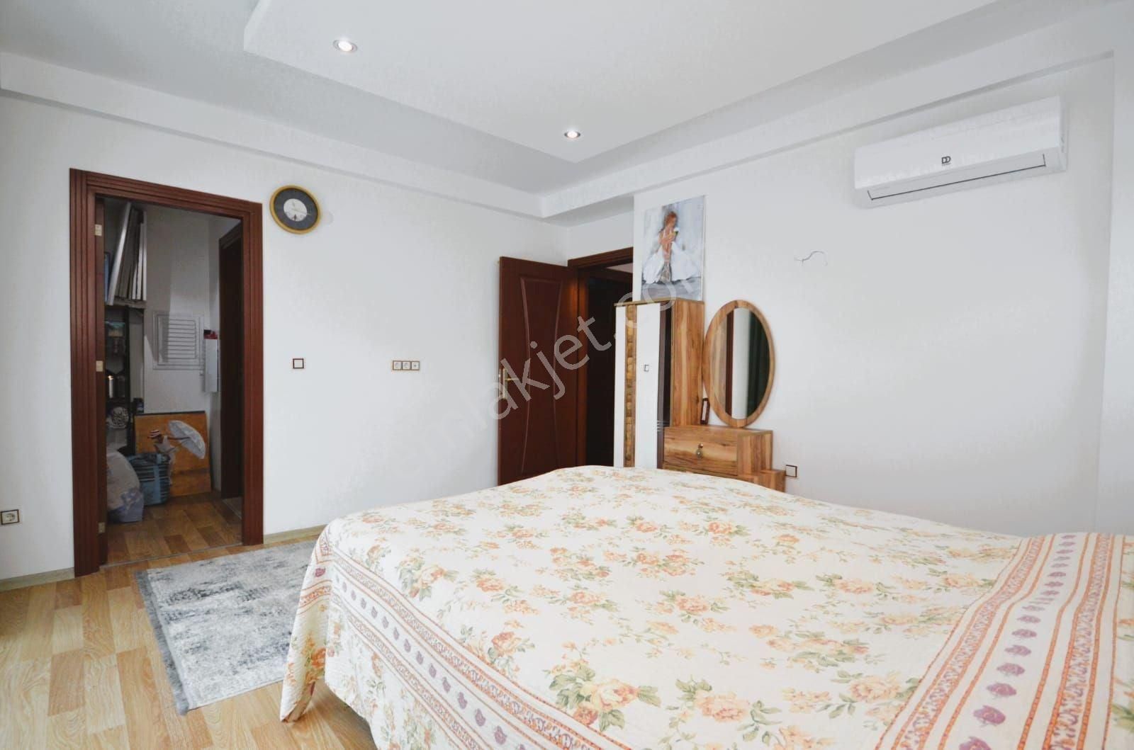 Aura Hill, Kargıcak’ta Panoramik Deniz Manzaralı Eşyalı 2+1 Satılık Daire