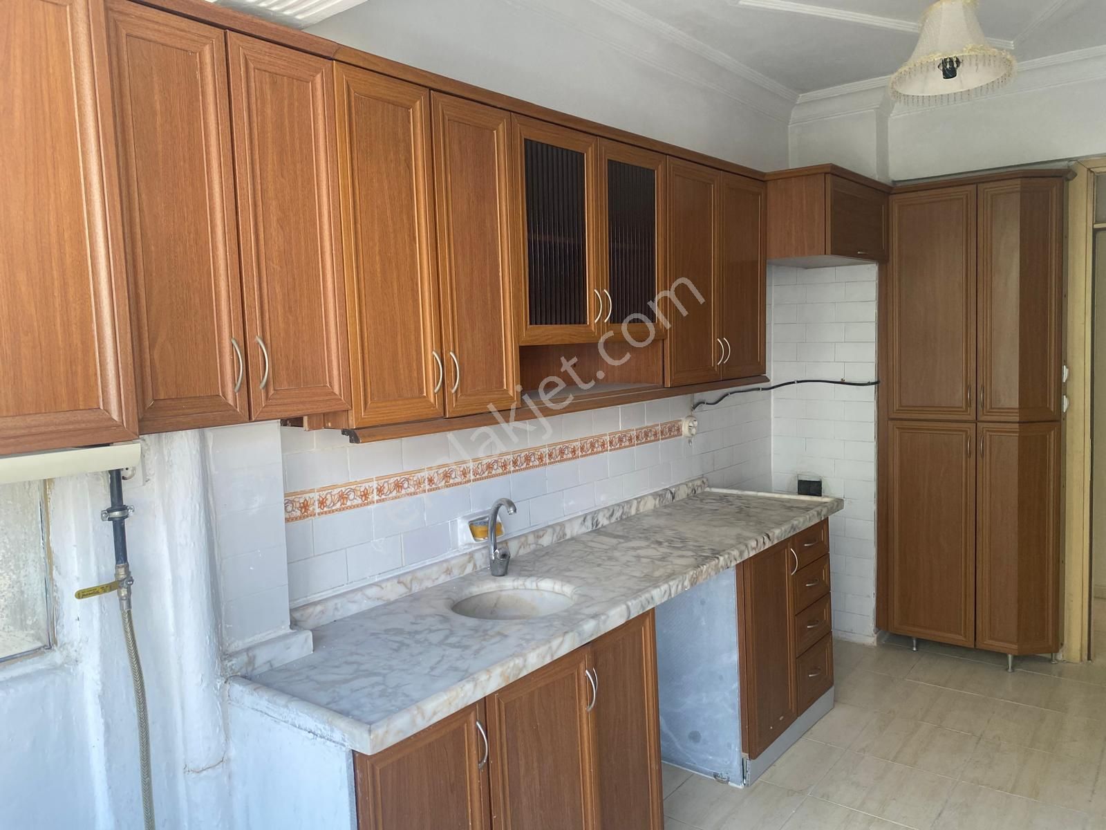 World İlkevim'den Şehrin Göbeğinde Ara Kat Kiralık 3+1 Daire