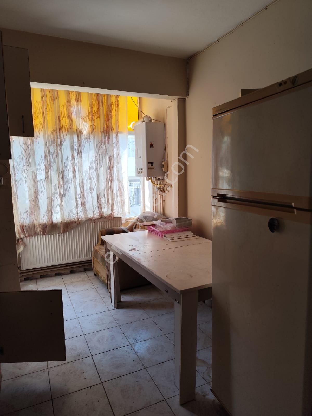 Hürriyet Mh.çalışan.a Bekar.a Kiralık Oda :daire Değildir . Eşyalı Oda,dır