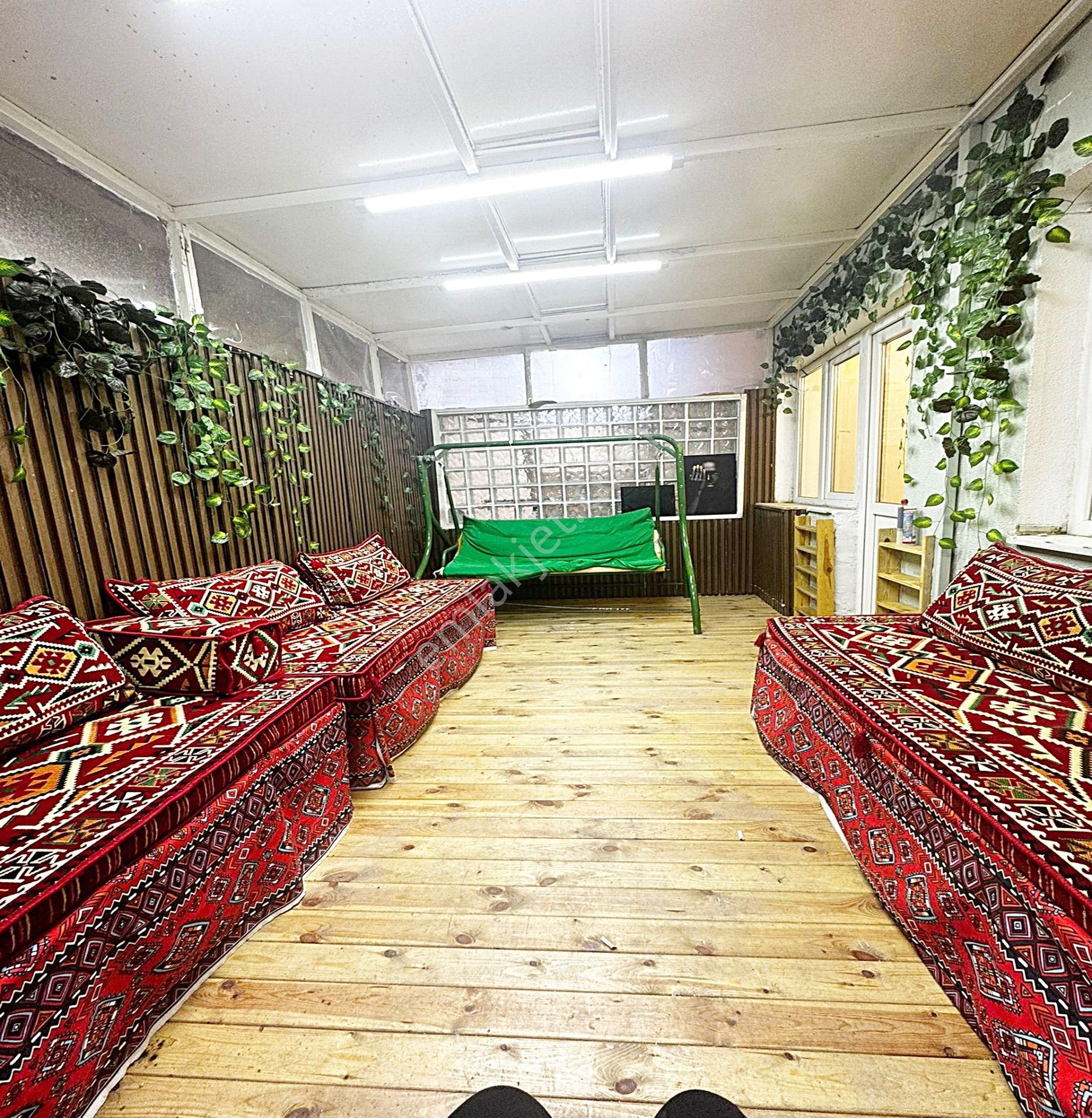 Metrobüsün Dibinde Lüks 120 M2 2+1 Kış Bahçeli Oturuma Hazır Satılık Daire - Görsel 14