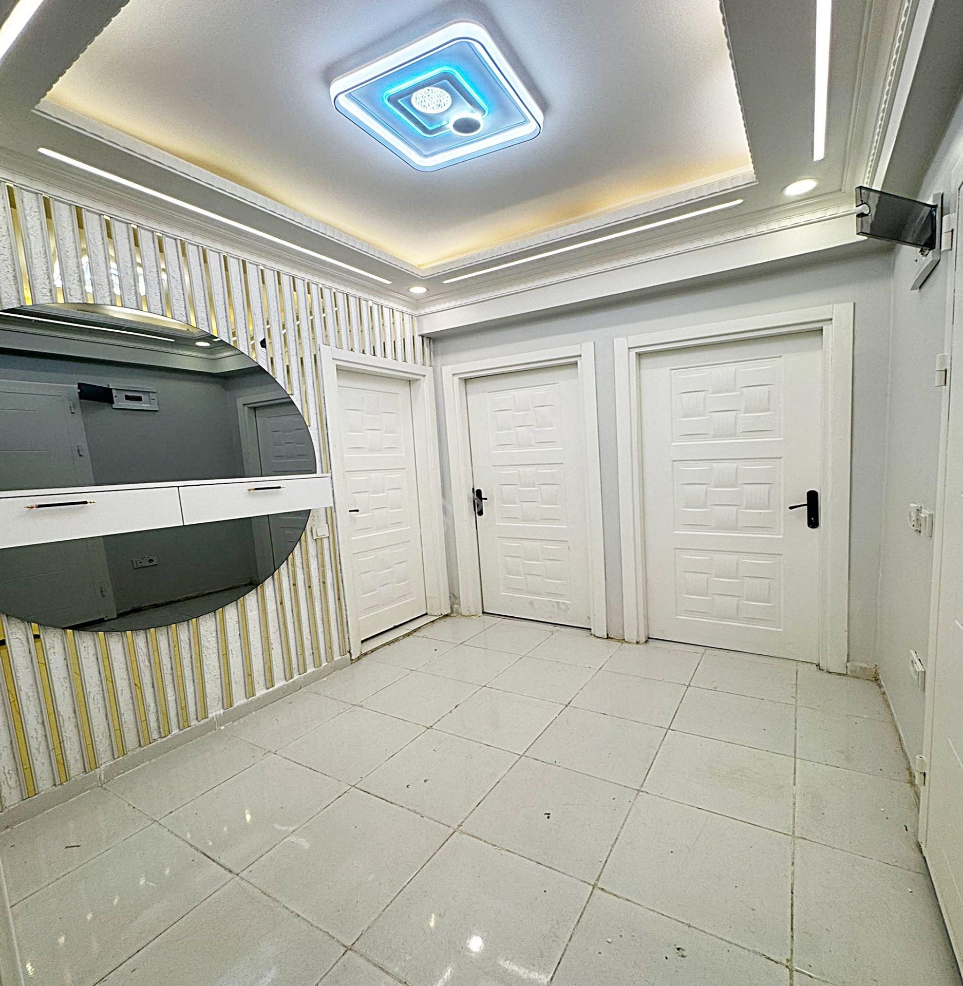 Metrobüsün Dibinde Lüks 120 M2 2+1 Kış Bahçeli Oturuma Hazır Satılık Daire - Görsel 32