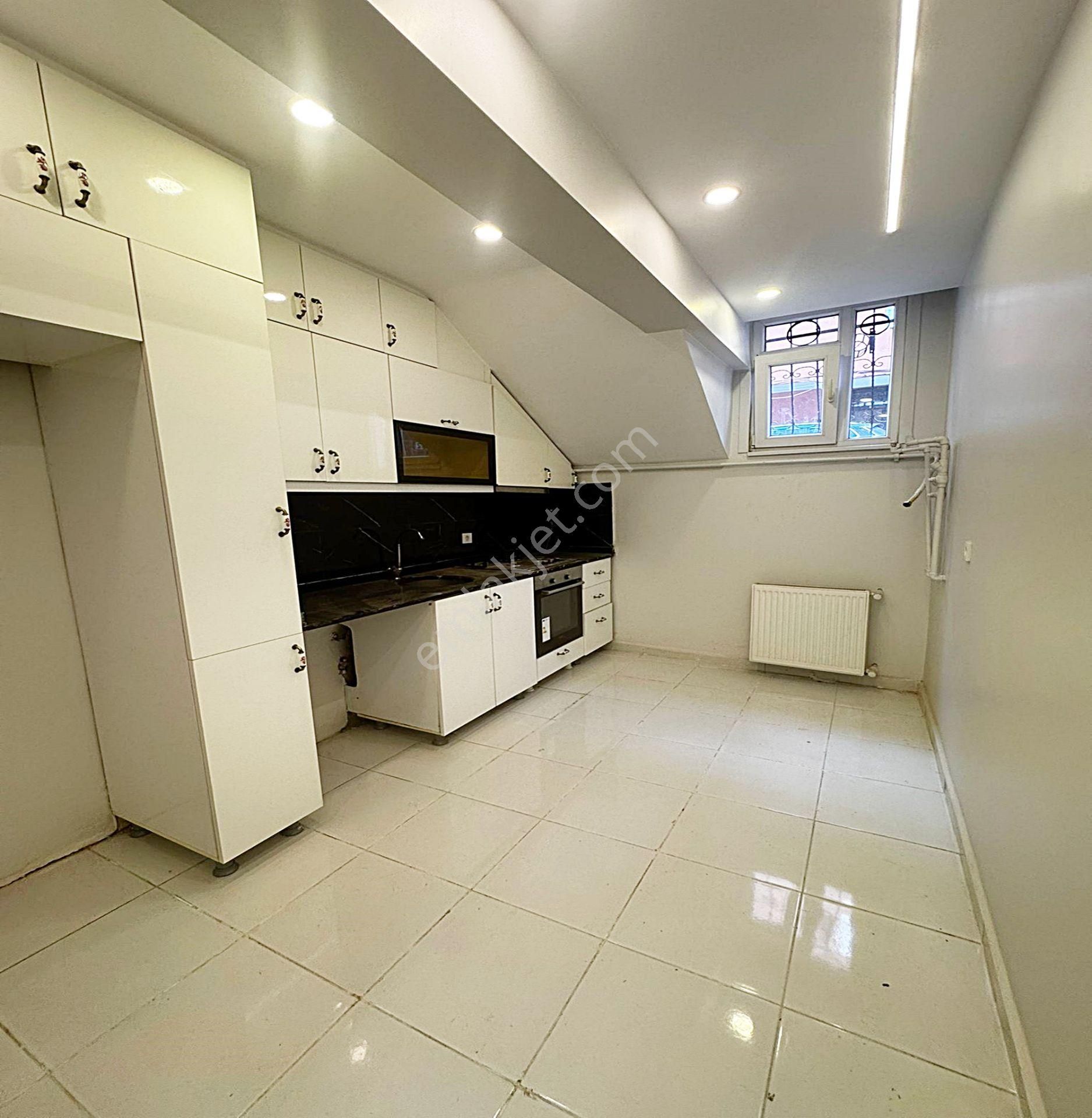 Metrobüsün Dibinde Lüks 120 M2 2+1 Kış Bahçeli Oturuma Hazır Satılık Daire - Görsel 6