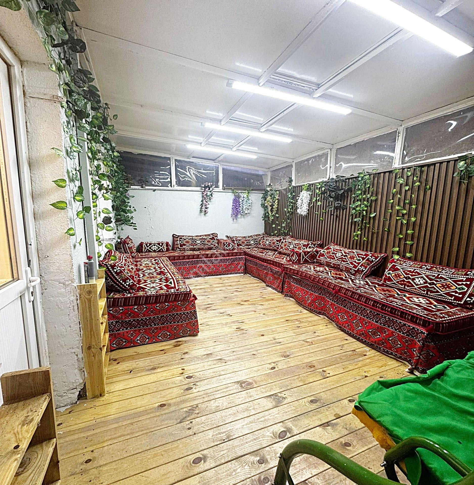 Metrobüsün Dibinde Lüks 120 M2 2+1 Kış Bahçeli Oturuma Hazır Satılık Daire - Görsel 13