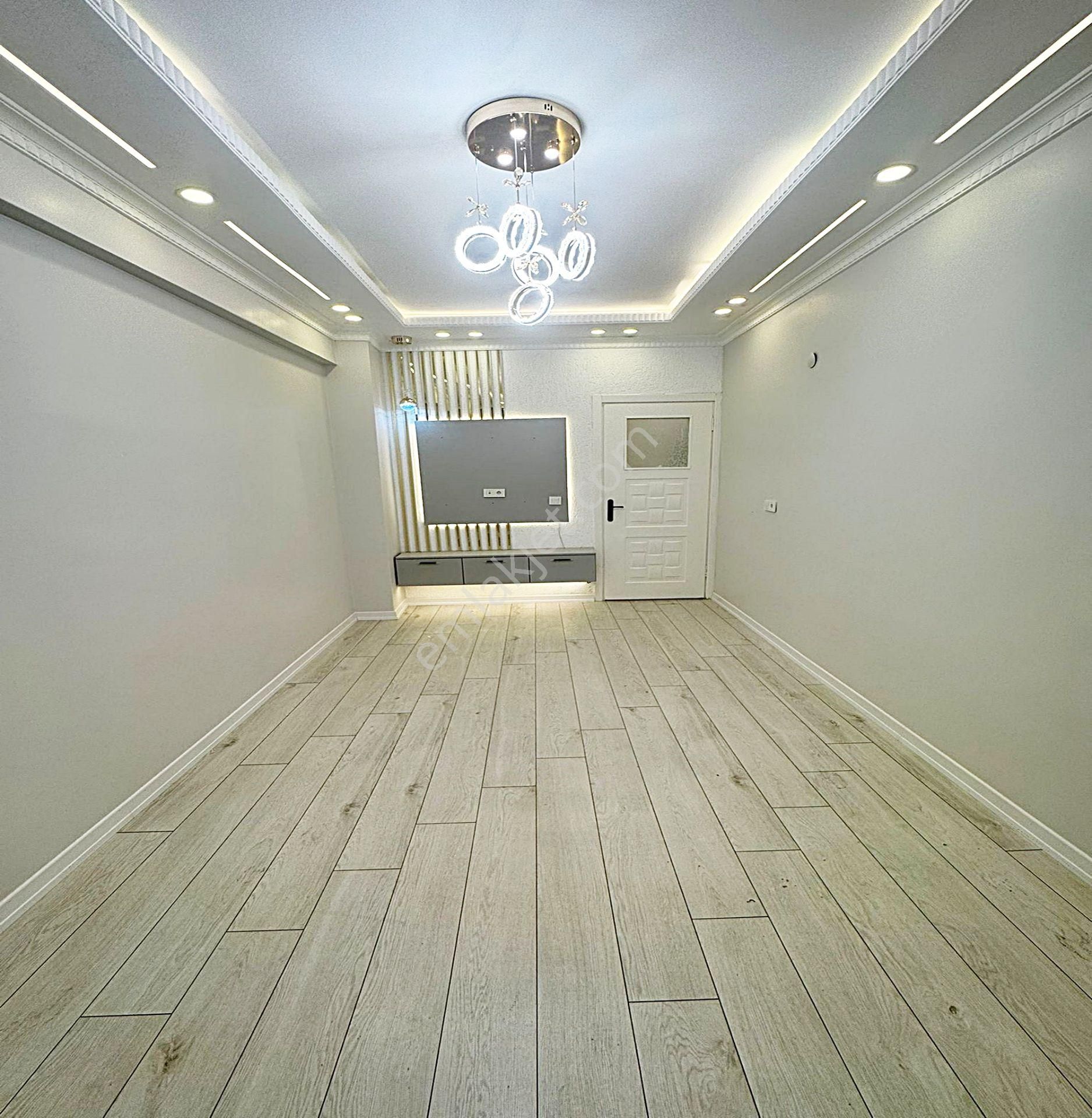 Metrobüsün Dibinde Lüks 120 M2 2+1 Kış Bahçeli Oturuma Hazır Satılık Daire - Görsel 25