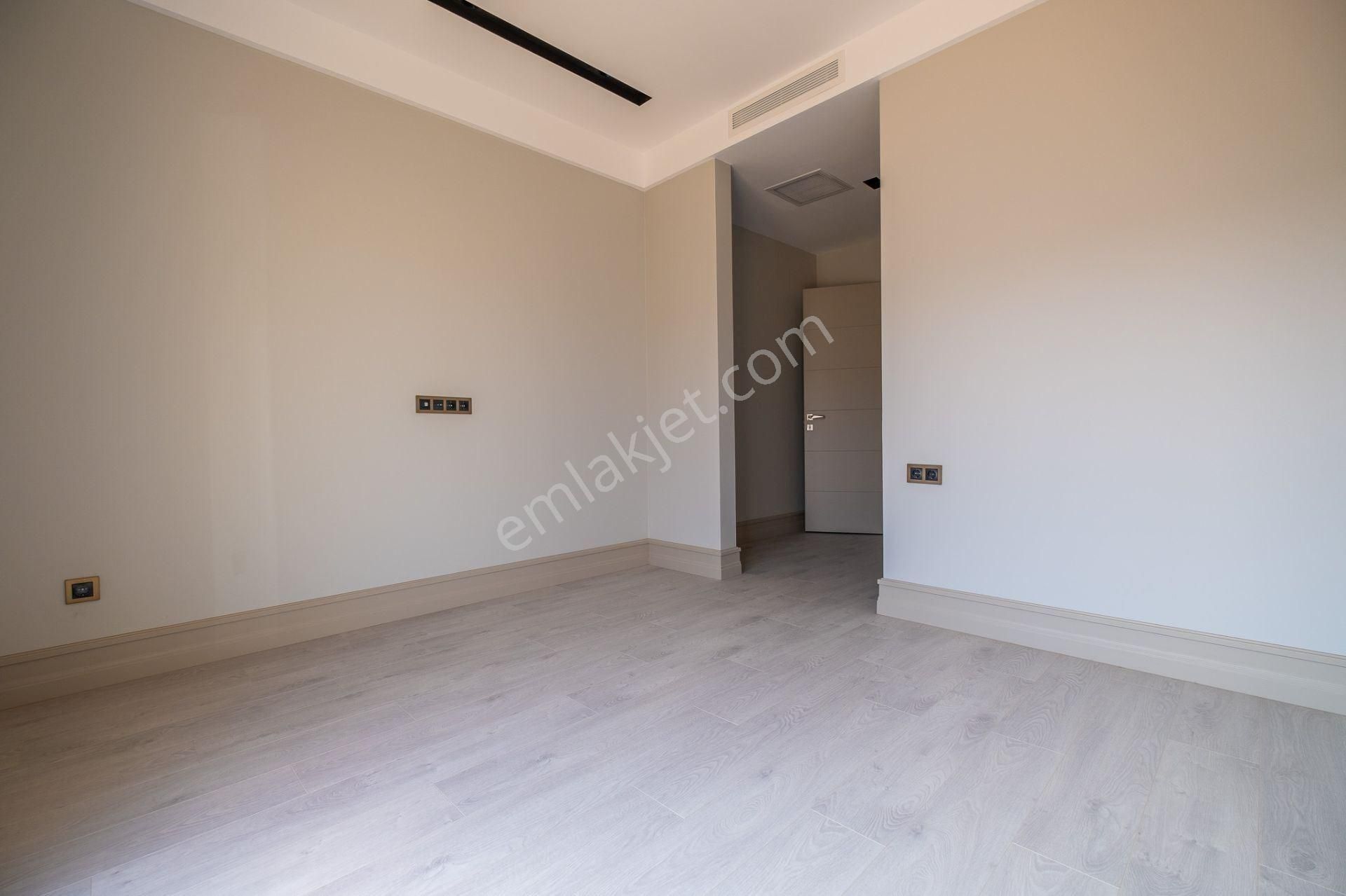 Kdv Avantajlı Brand Vadi'de Tek Katlı Havuzlu Satılık 5+1 Villa - Görsel 23