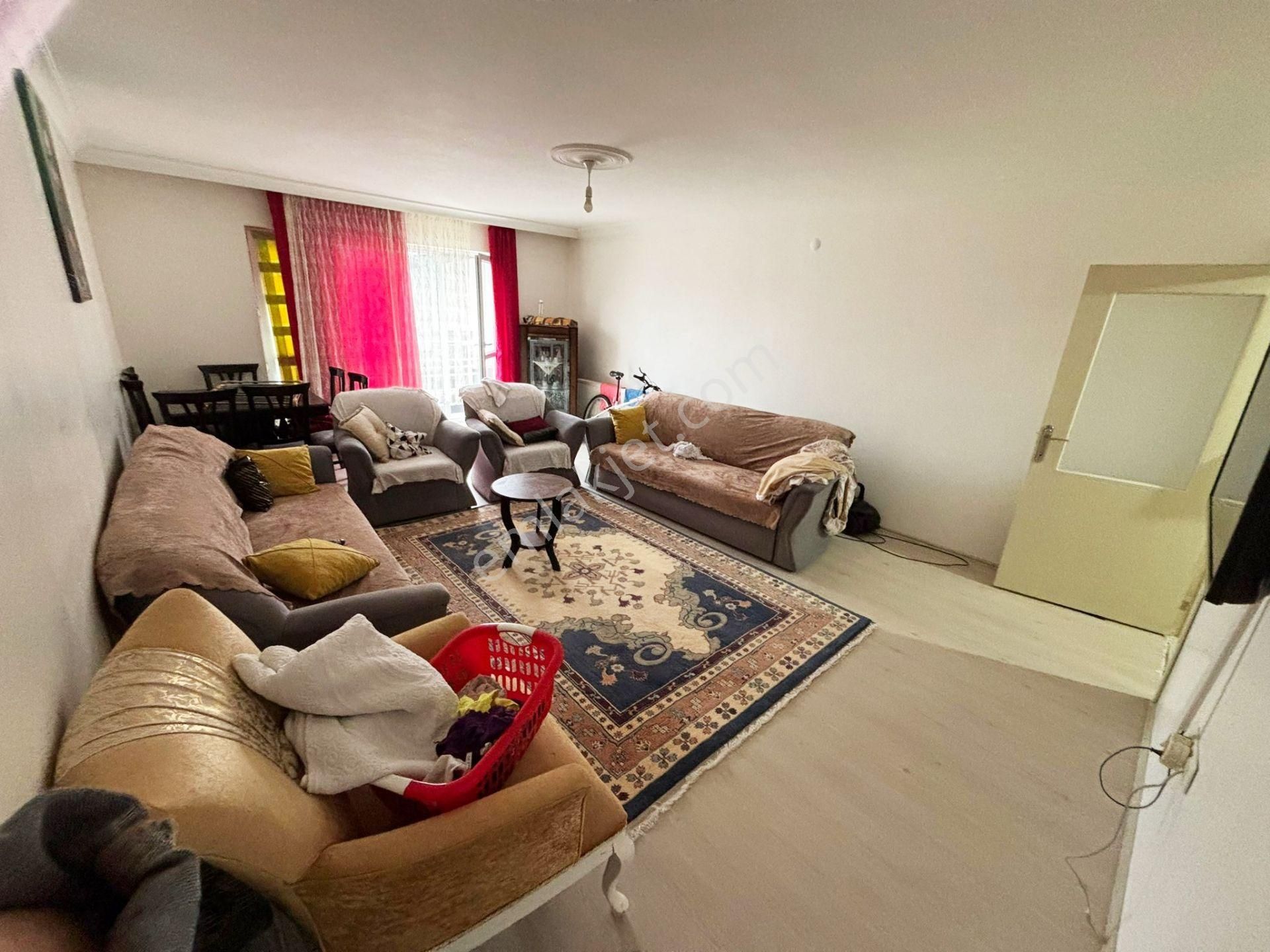 Akşemsettin Mah .cadde Yakını 3+1 130 M² Satılık Daire!!!!!