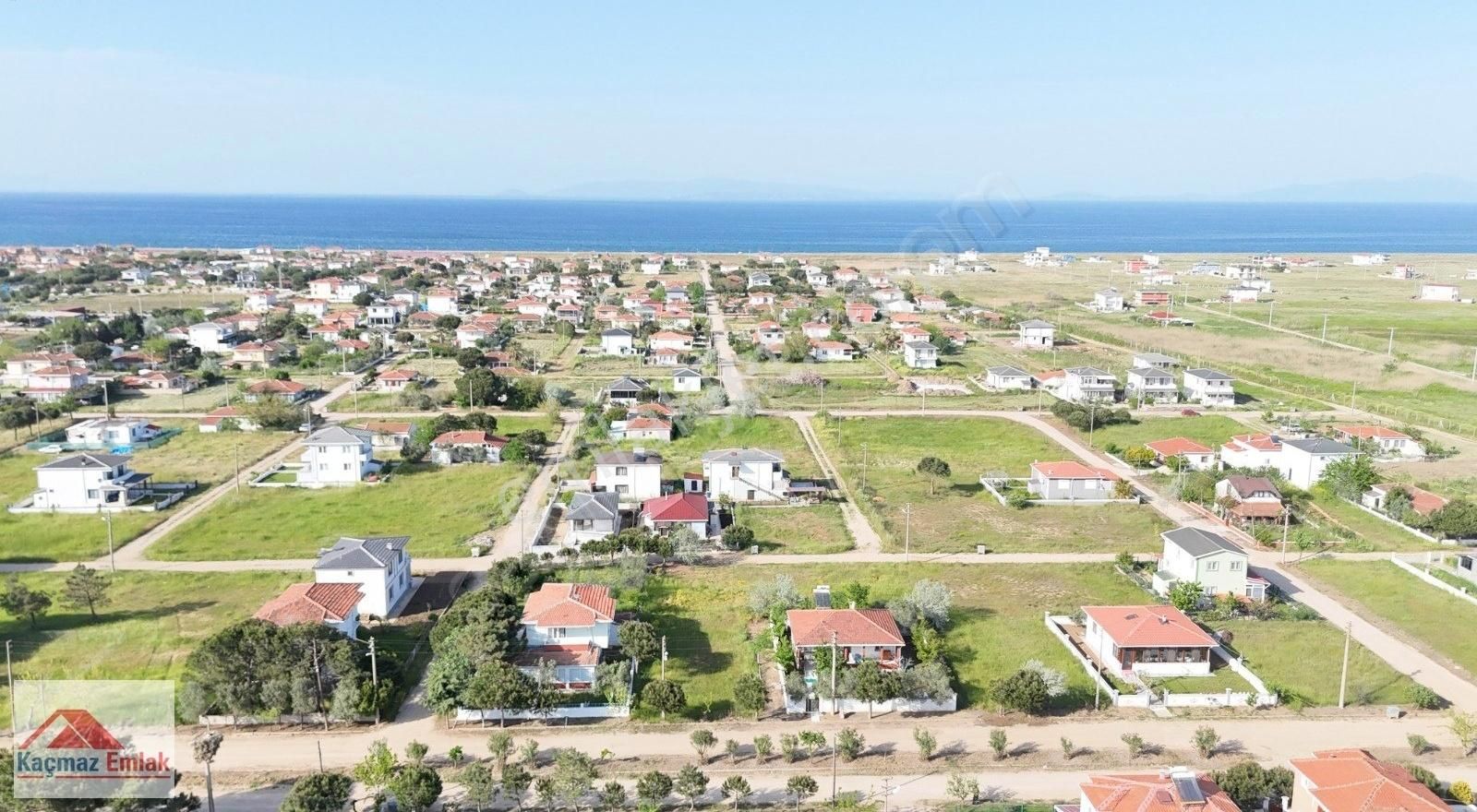 Biga Denizatı Sitesinde Cadde Üstü Denize 600 Mt Villa Arsası !