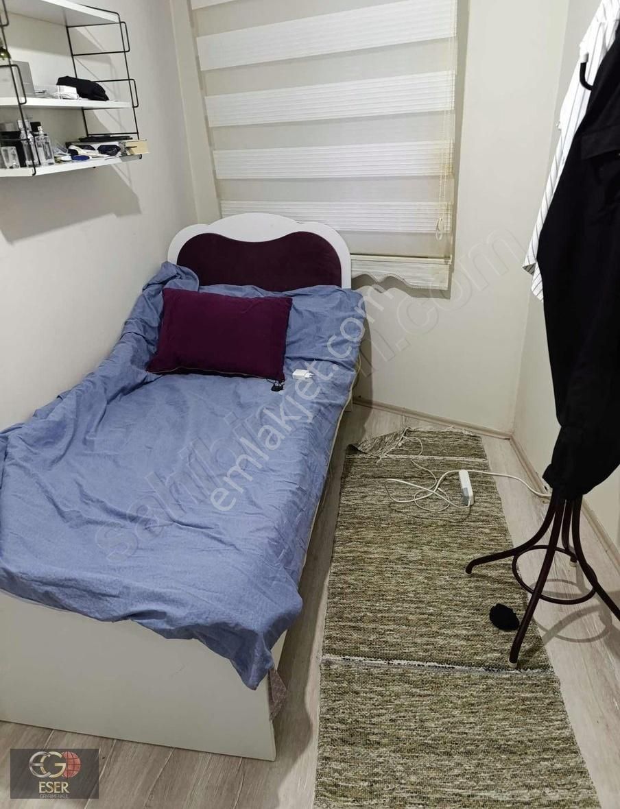 Eserde Esma Hatun Camii Karşısında 1+1 Apart
