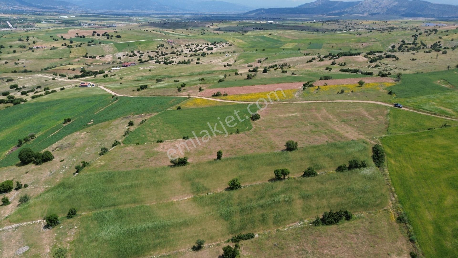 Korkuteli Yeltende Satılık Havadar Manzaralı Bölgede Satılık 3.651 M2 Tarla - Görsel 10