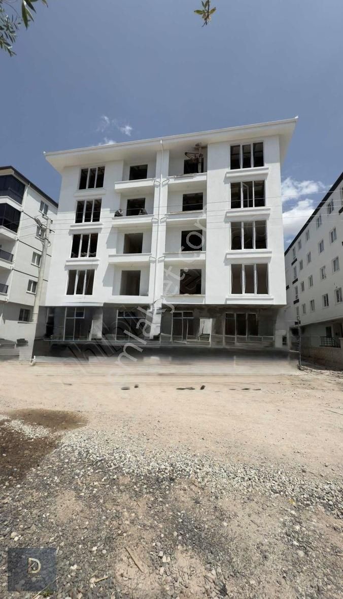 Fırsat Daireler 2+1 120 M2 Kare 2. Kat Arakat