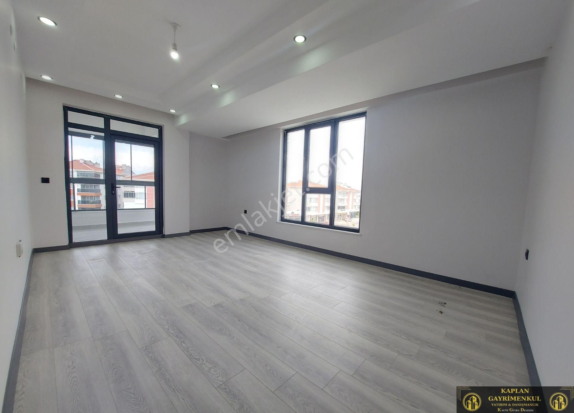 Kaplan Gayrimenkul’den Emek Mah. Albayrak Cad. Üzeri 2+1 105 M² Kiralık Daire