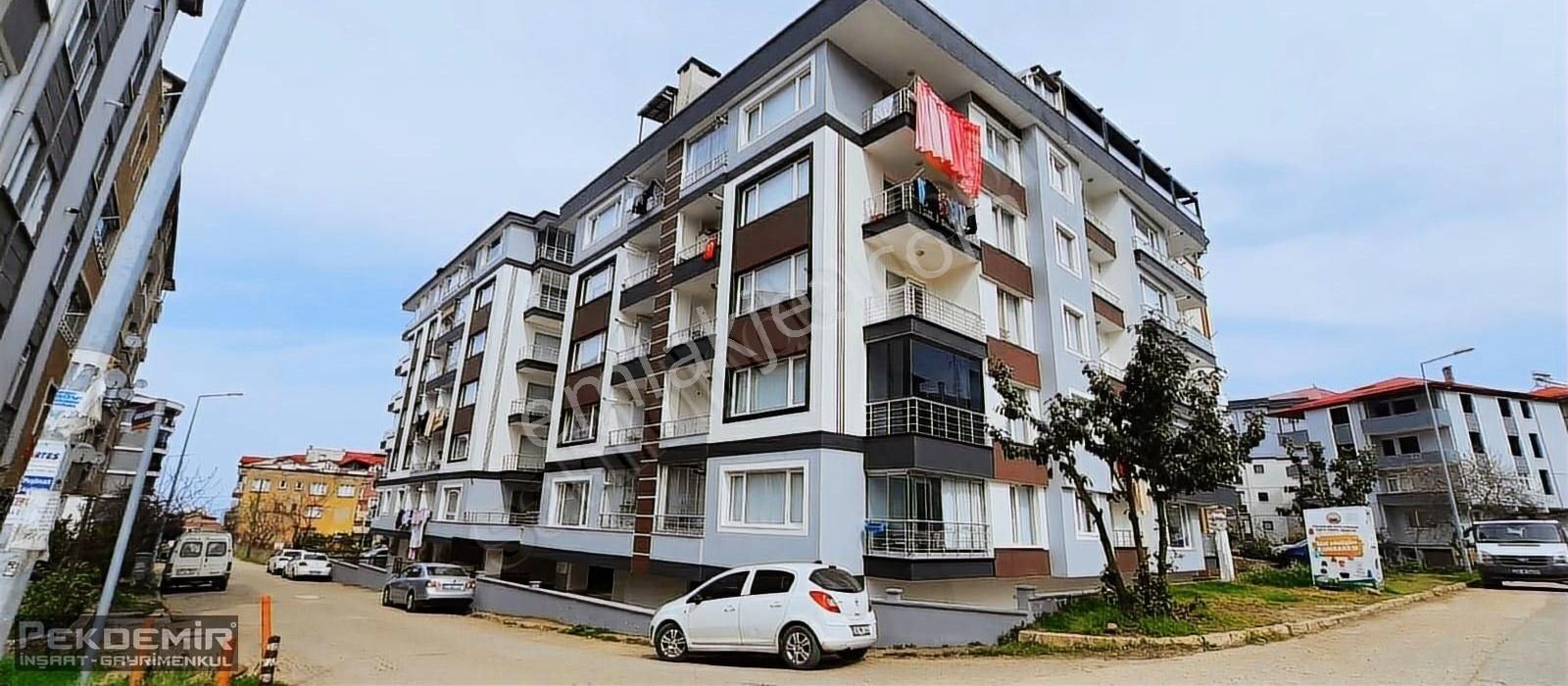 Pekdemir Gayrimenkul'den Bulancak Mah.site İçi Satılık 1+1 Daire