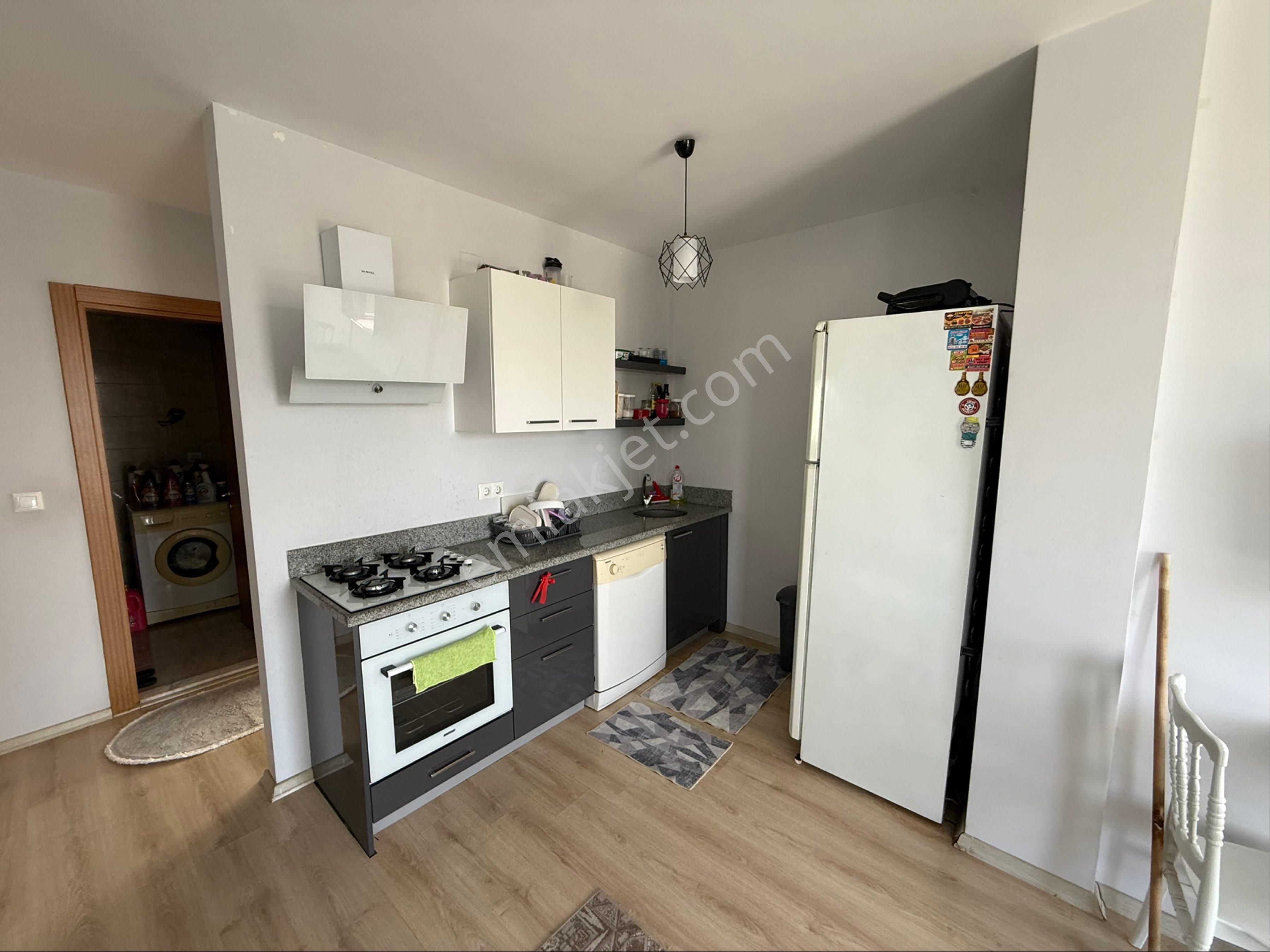 Gültepe'de Cadde Üstü Atü'ye Yakın Full Eşyalı Kiralık 1+1 Daire