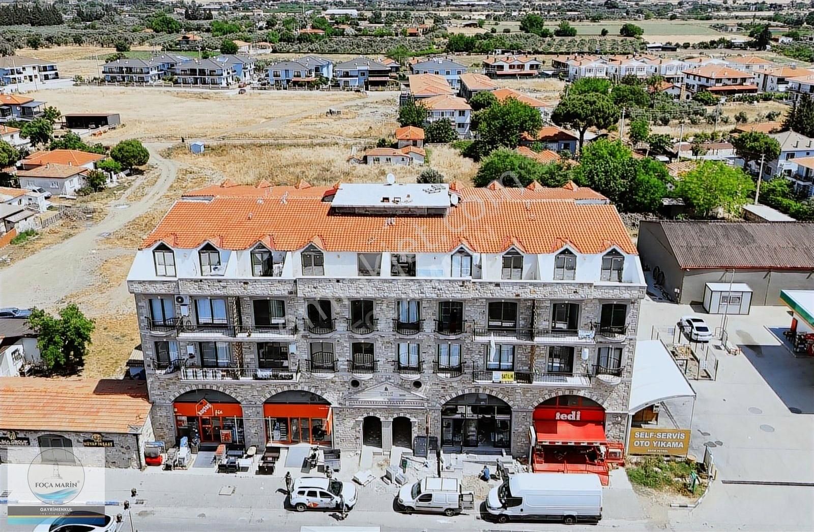 Foça'da İşlek Cadde Üzerinde Kurumsal Kiracılı 340 M2 Dükkan